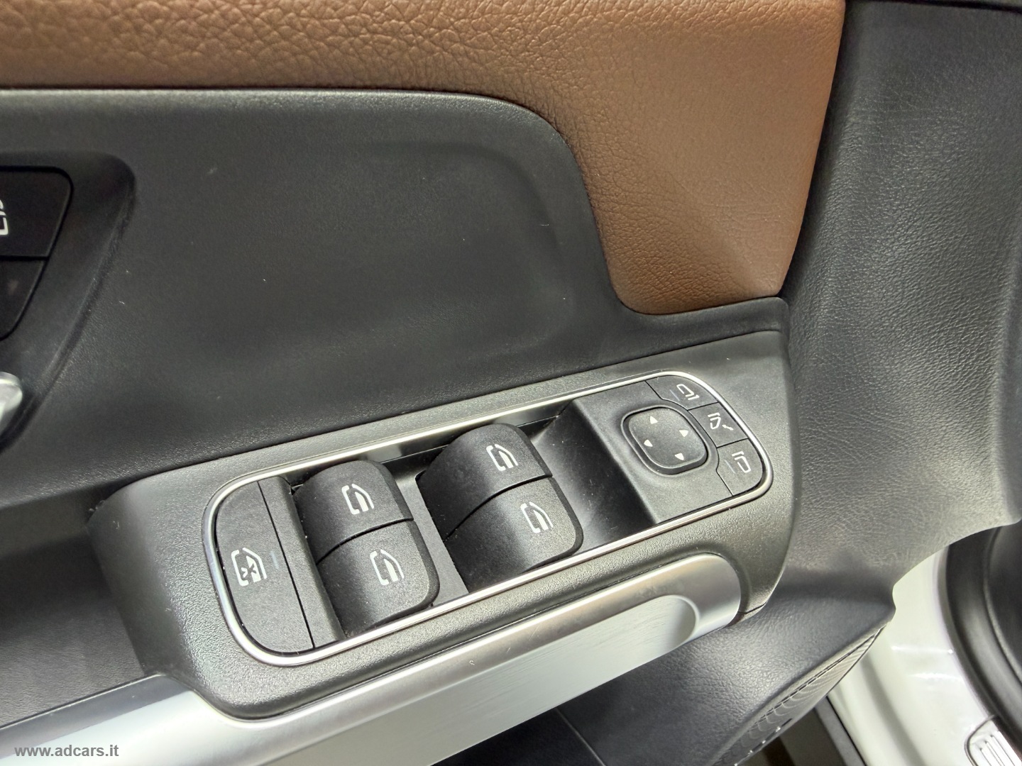 GLB 220 d Automatic 4Matic AMG LINE - immagine 25