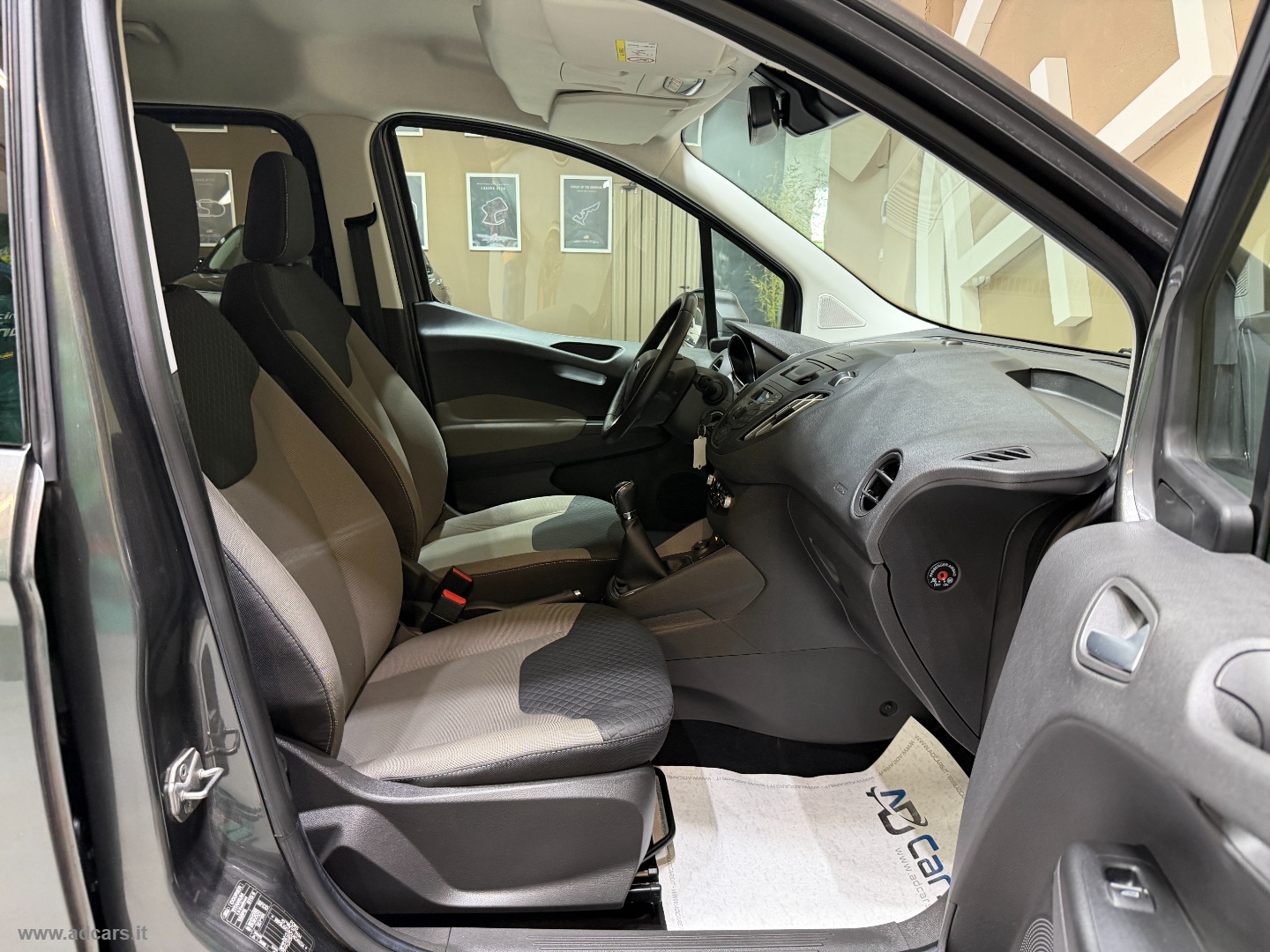 Tourneo Connect 1.0 EcoBoost Plus *5 POSTI*DOPPIA PORTA*VETRI SCURI* - immagine 25