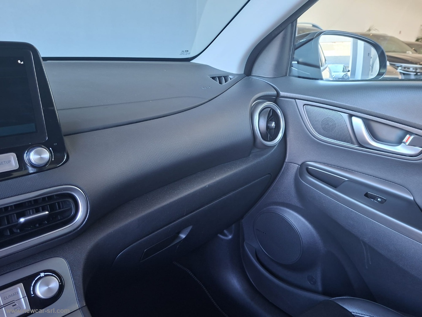 Kona EV 64 kWh XClass - immagine 25