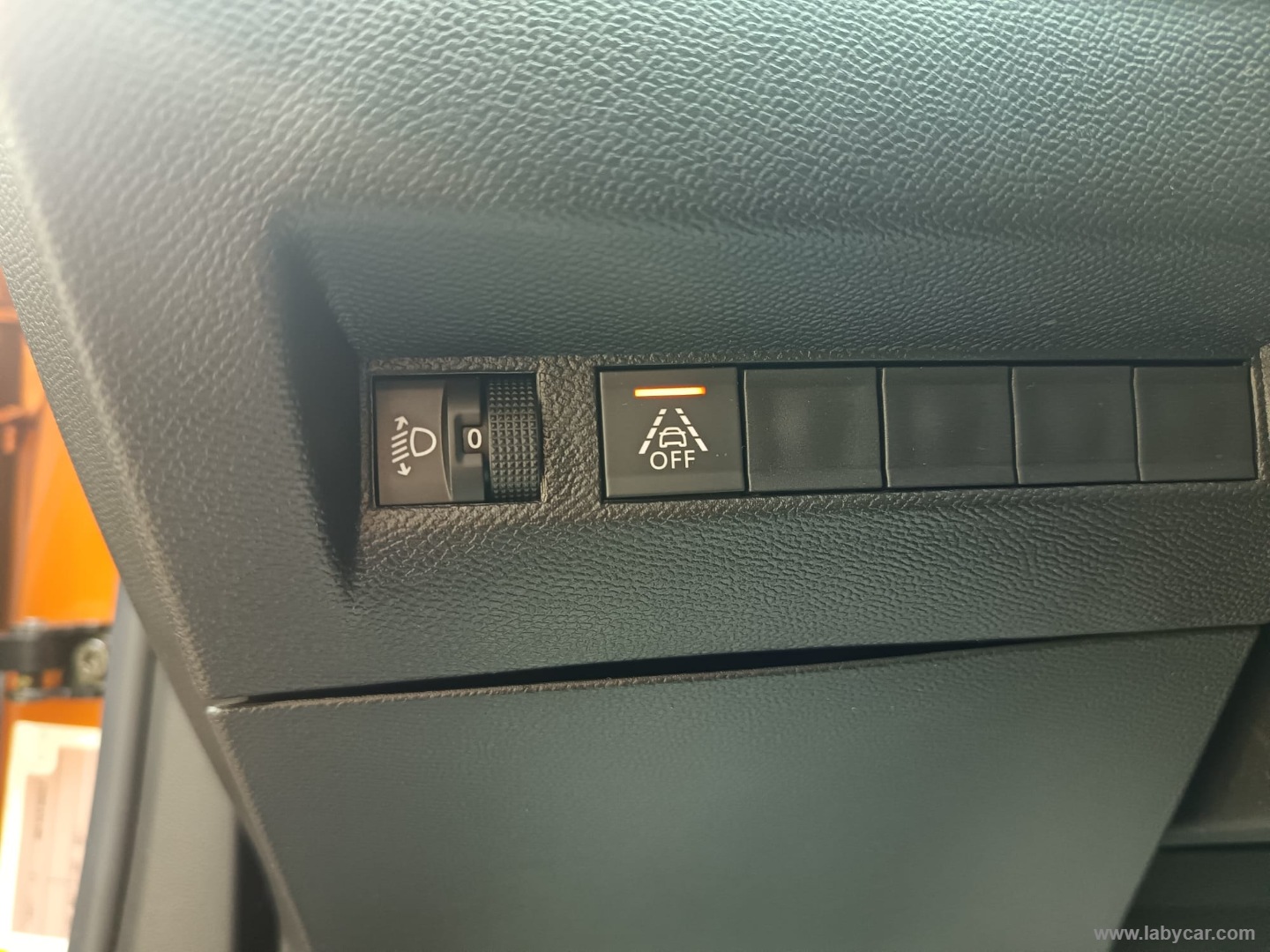Peugeot 2008 BlueHDi 110 S&S Active - Immagine 25