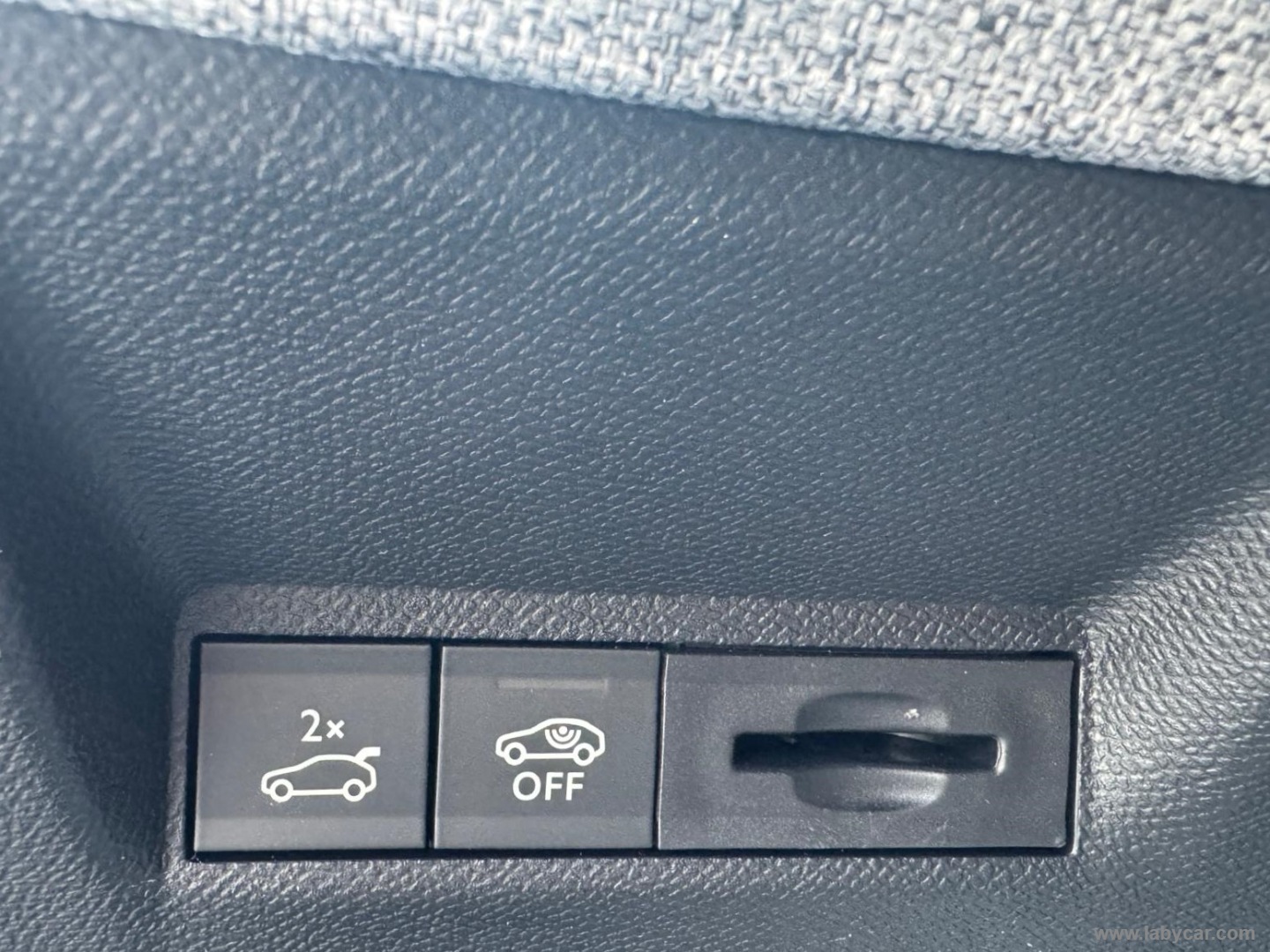 Peugeot 3008 Hybrid 145 e-DCS6 GT - Immagine 25