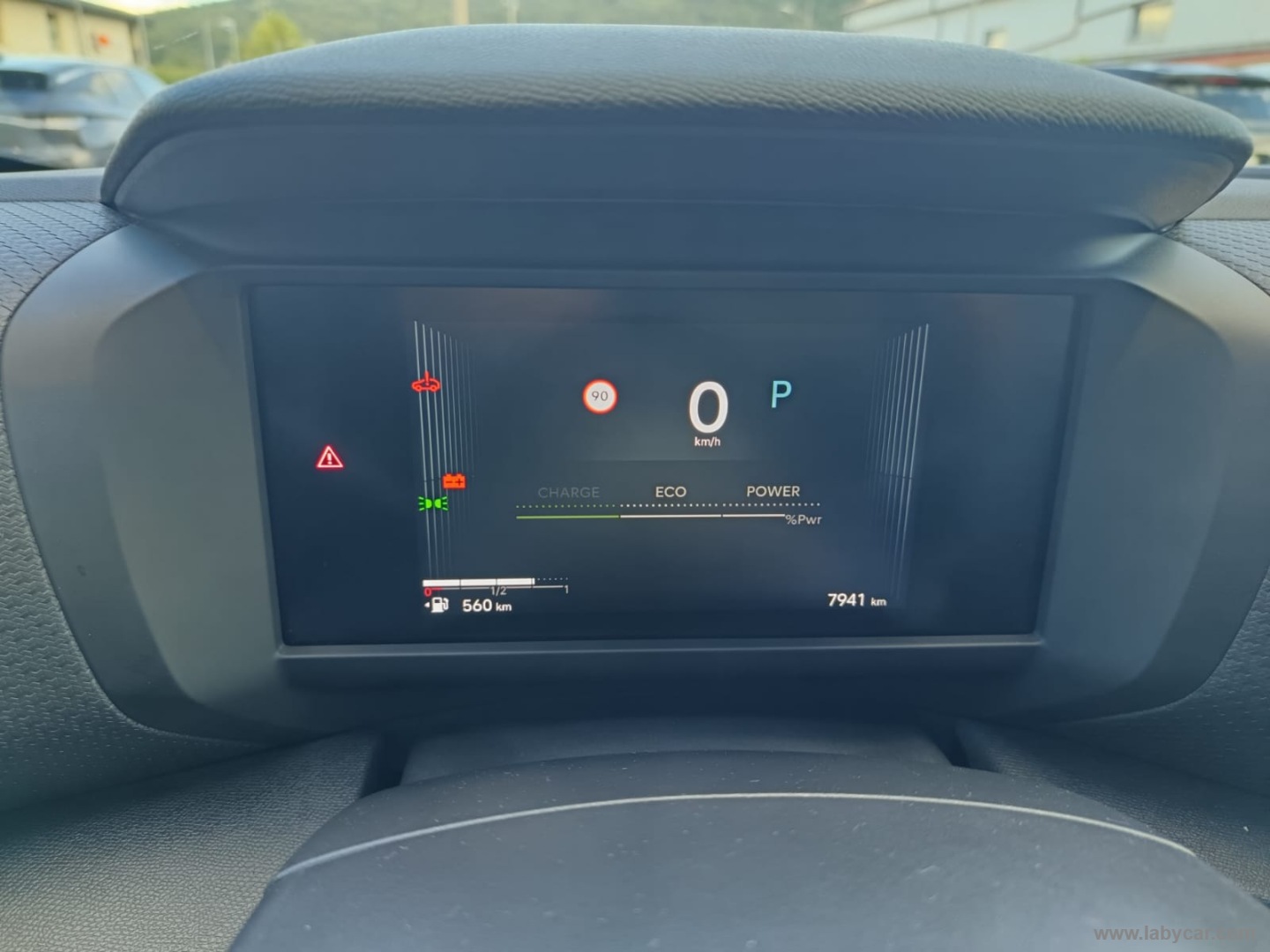Citroën C4 Hybrid 145 e-DCS6 Plus - Immagine 25