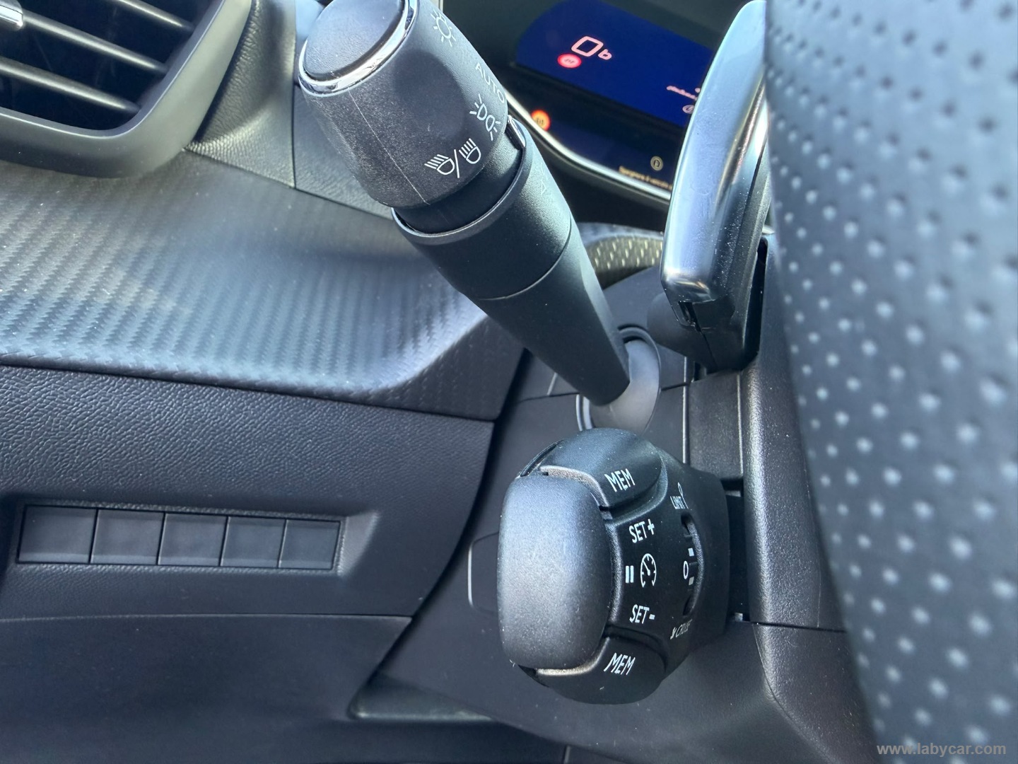 Peugeot 2008 PureTech 130 S&S EAT8 GT - Immagine 25