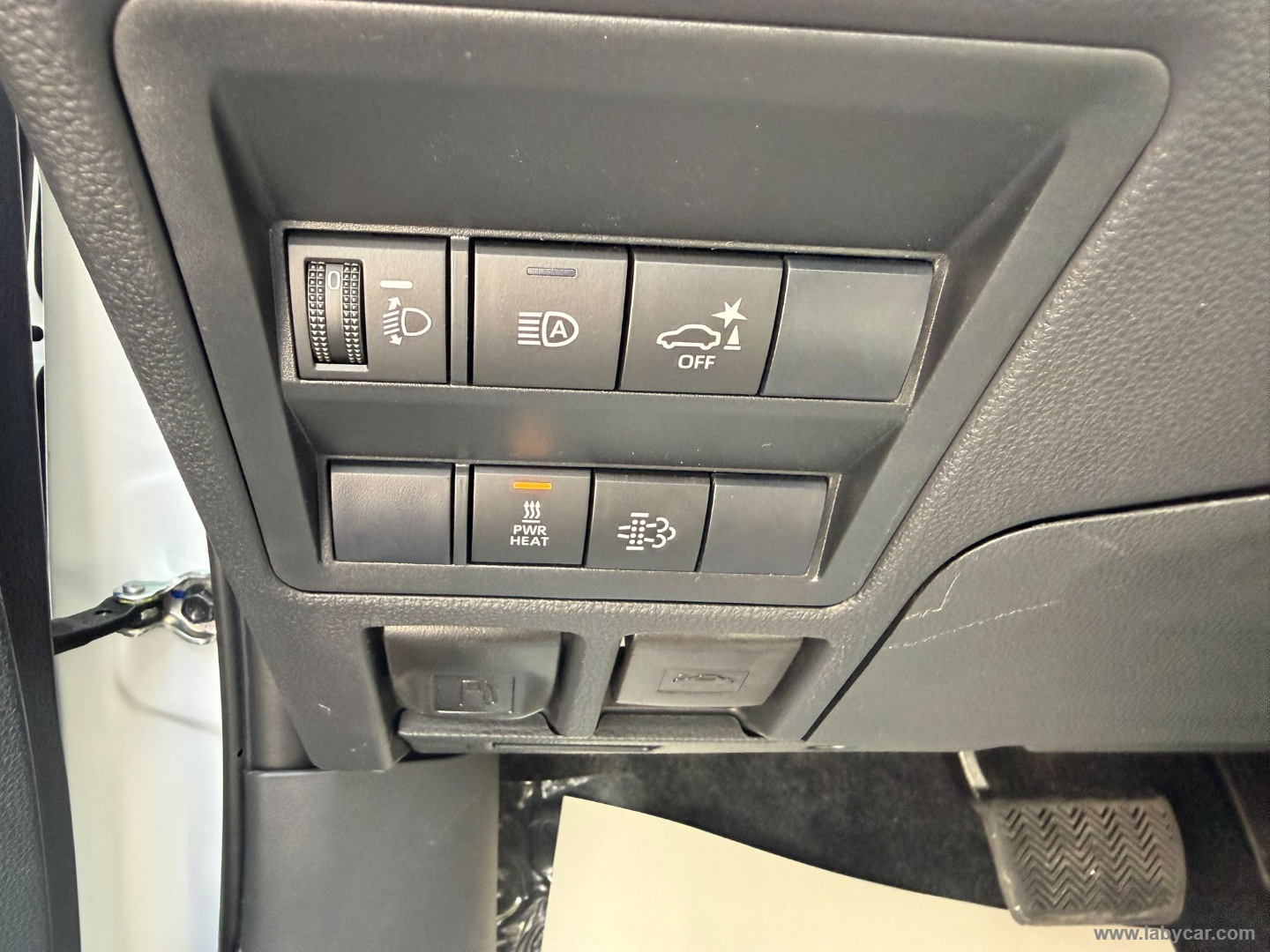 Toyota Hilux 2.8 D-4D 48V A/T 4WD DC Hilux - Immagine 25