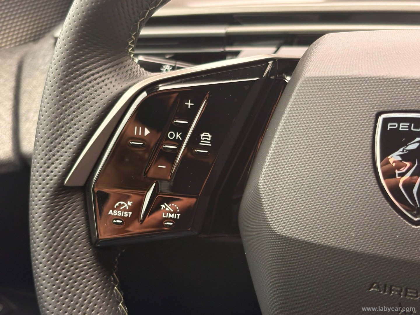 Peugeot 3008 Hybrid 145 e-DCS6 GT - Immagine 25