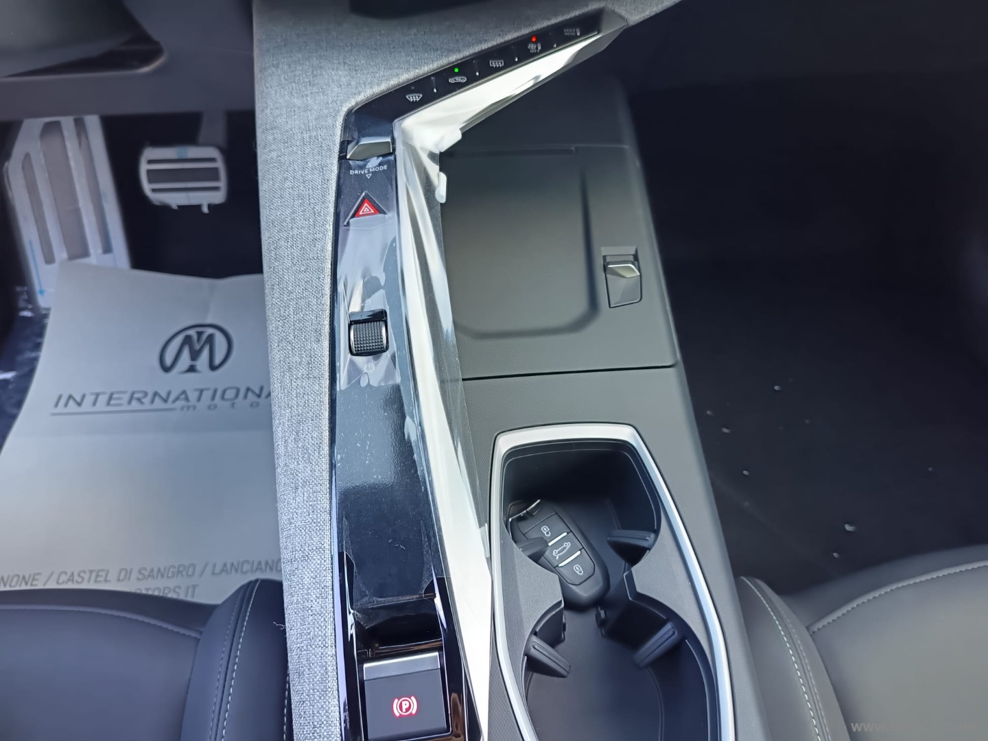 Peugeot 3008 Hybrid 145 e-DCS6 GT - Immagine 25