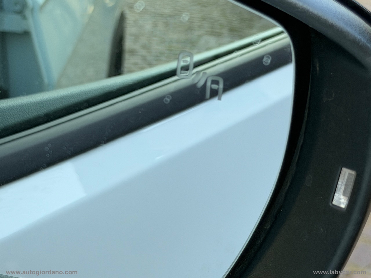 T-Cross 1.0 TSI 115 CV Style BMT - immagine 25