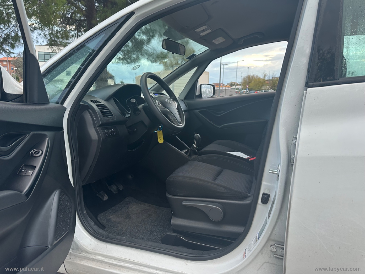 ix20 1.4 CRDI 90 CV Comfort - immagine 25