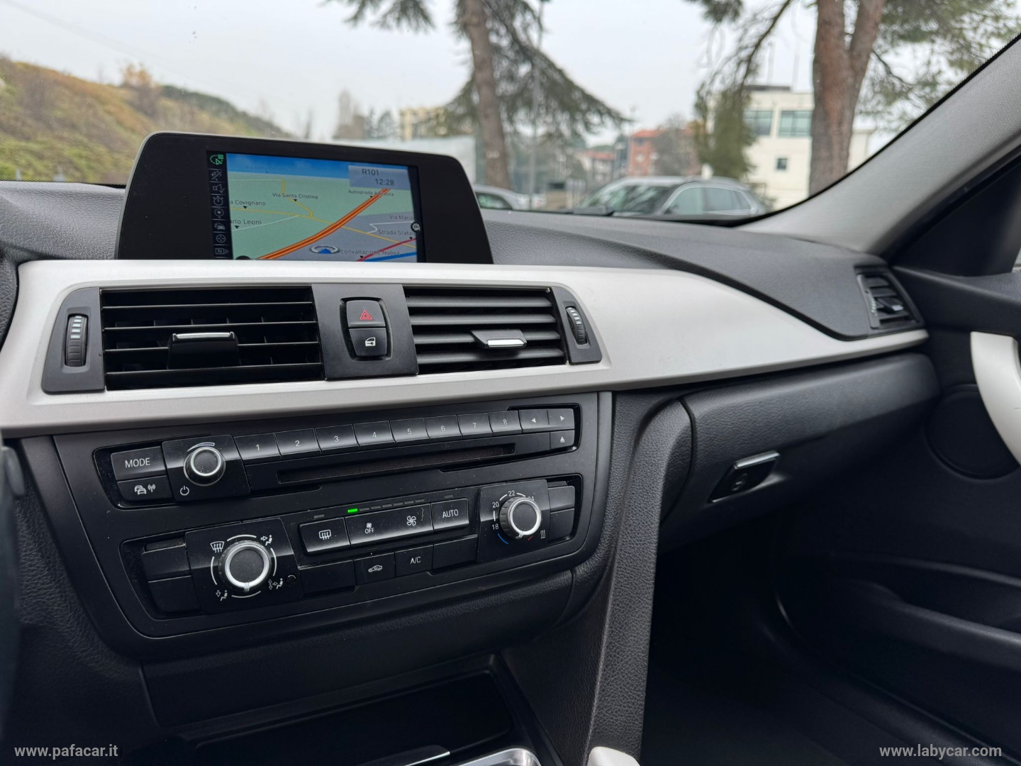 320d Touring Business aut. - immagine 25