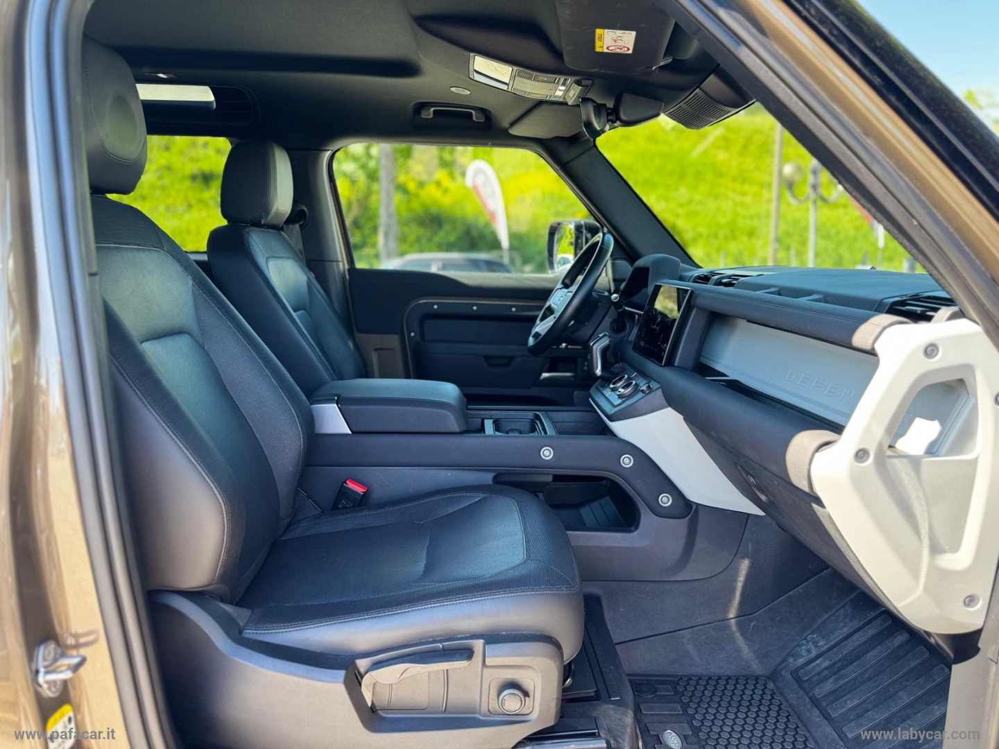 Defender 90 3.0D I6 200 CV X-Dynamic S - immagine 25