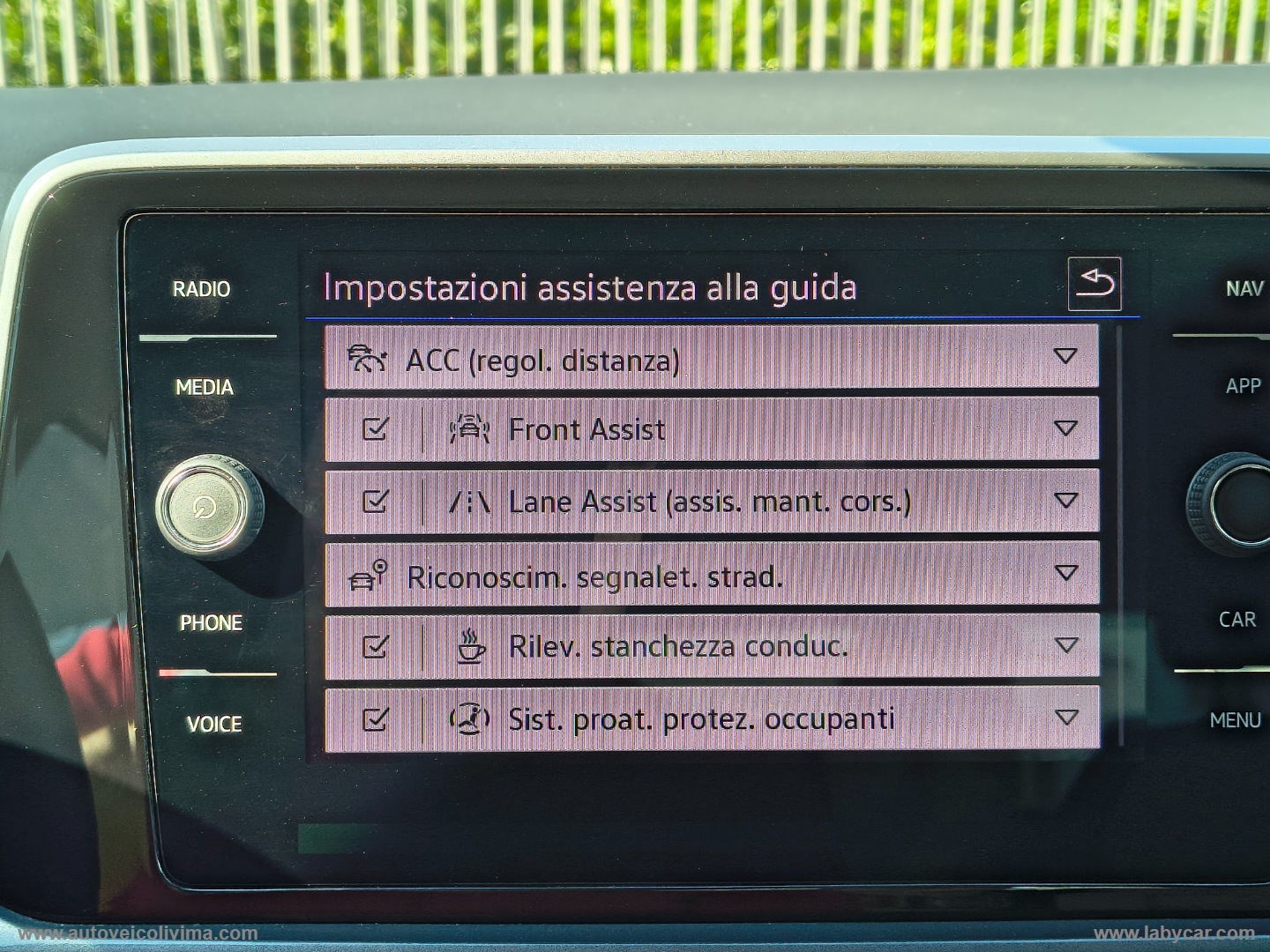 T-Roc 2.0 TDI SCR 150 CV DSG Style - immagine 25