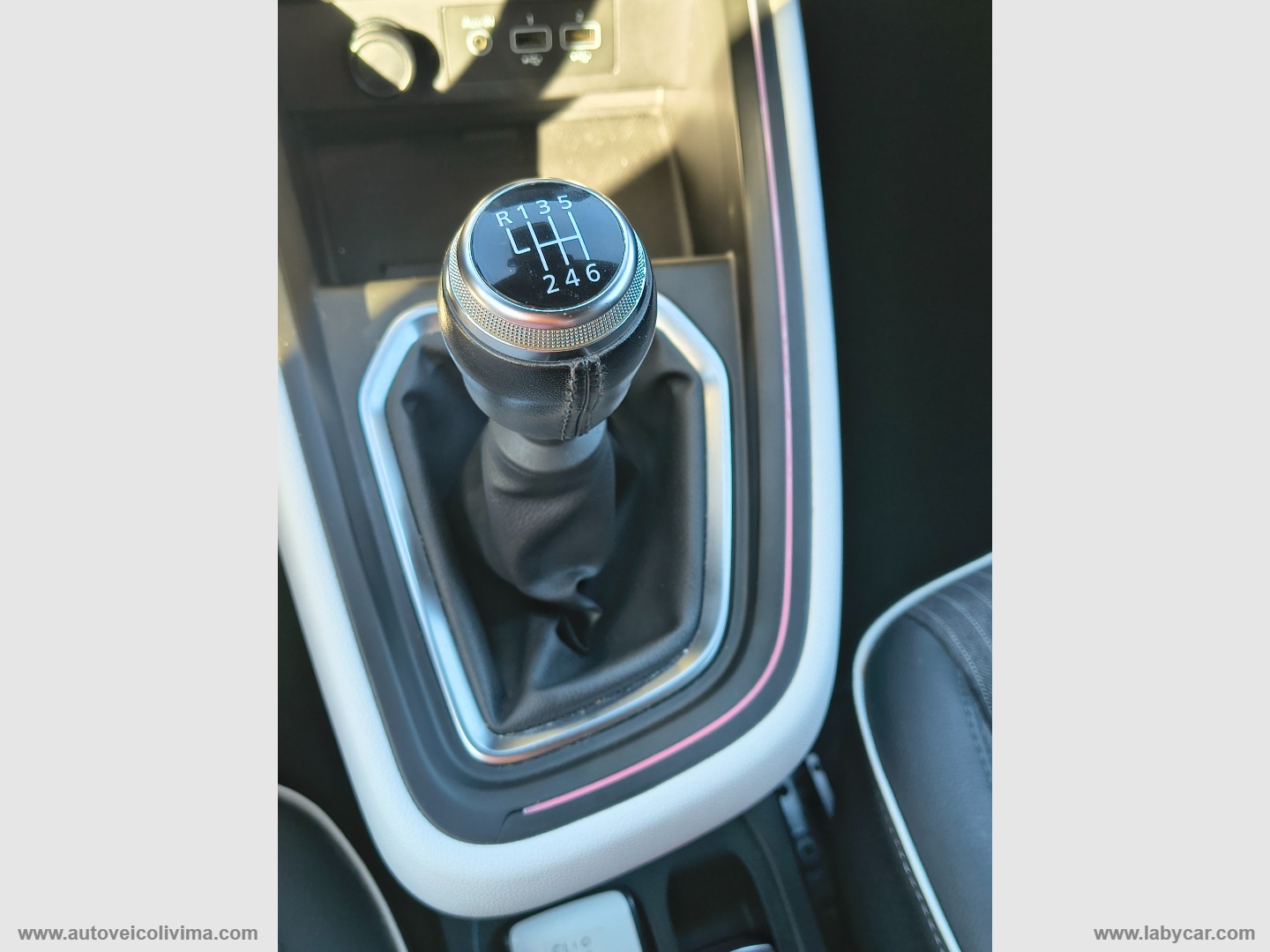 Clio TCe 100 CV GPL Techno - immagine 25