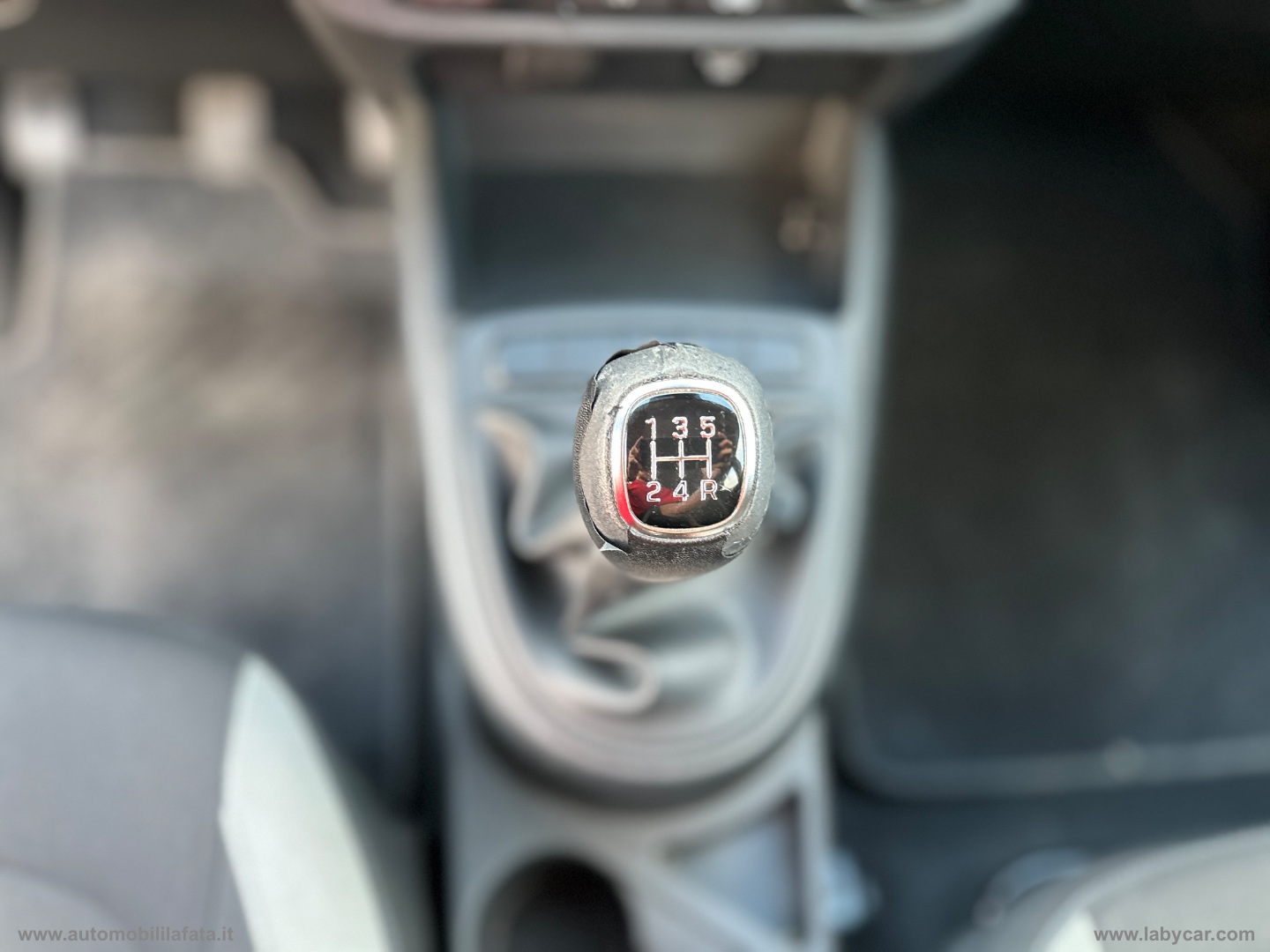 i10 1.0 MPI Tech 26.000 KM - immagine 25