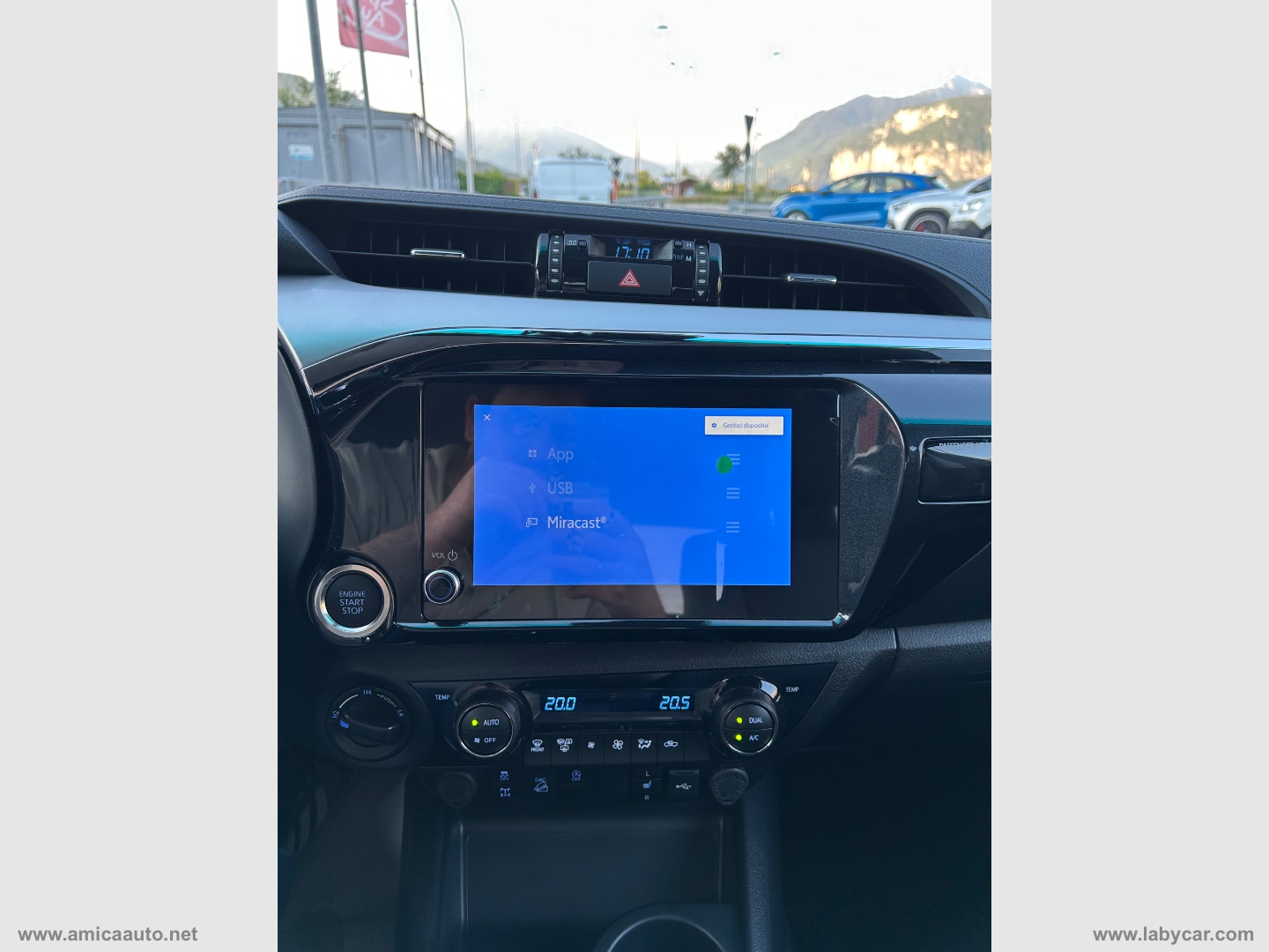 Hilux 2.8 D A/T 4WD 4p. DC Executive - immagine 25
