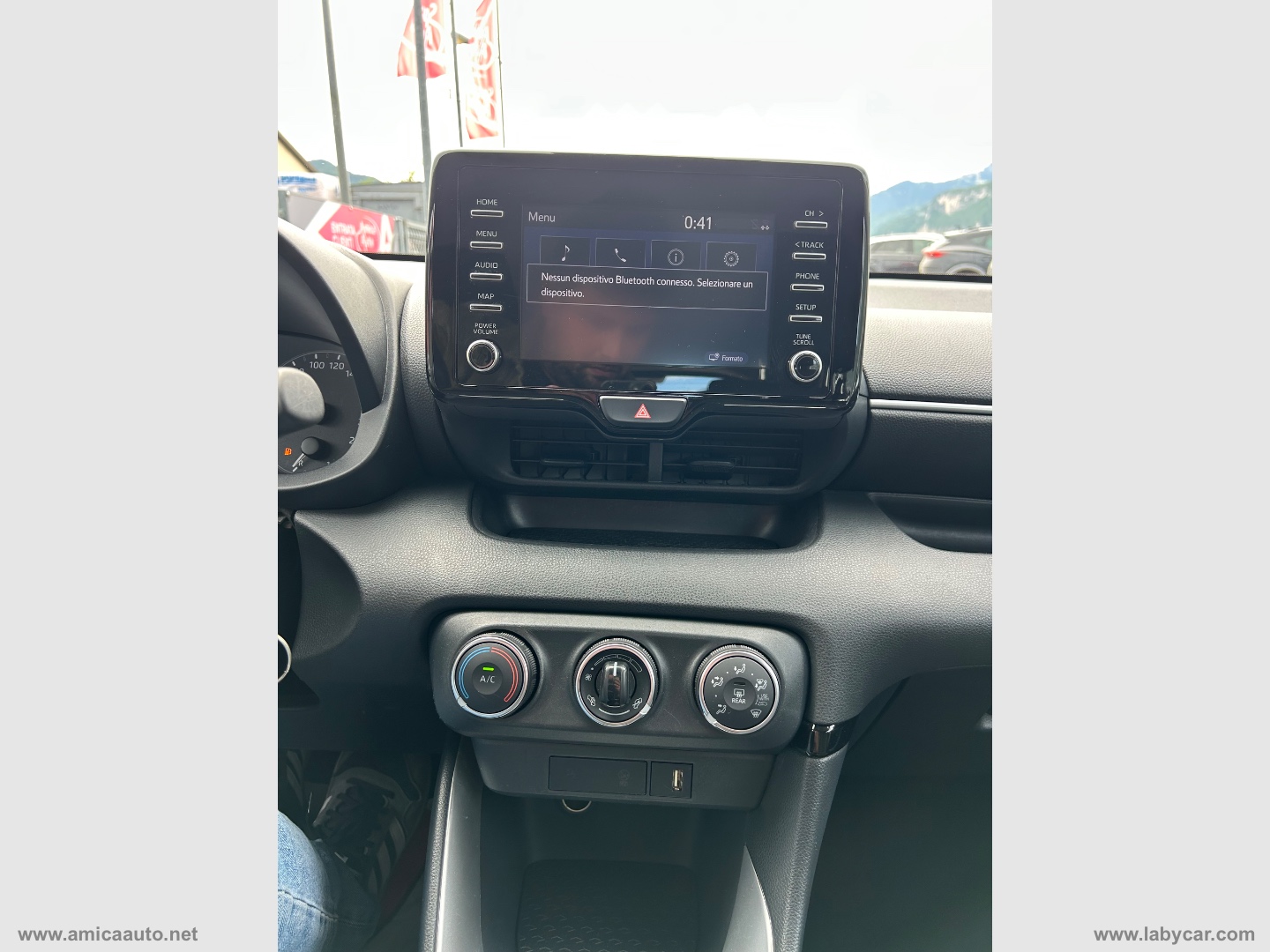 Yaris 1.0 5p. Business - immagine 25