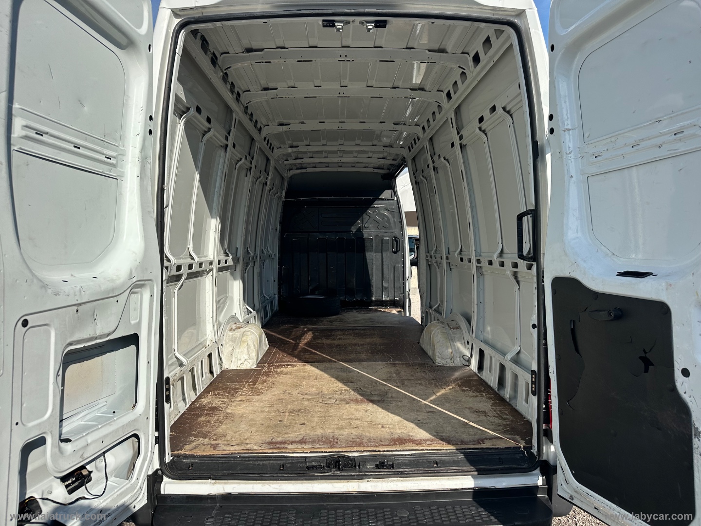 Daily 35S14S 2.3FURGONE MAXI VOLUME HI-MATIC - immagine 25