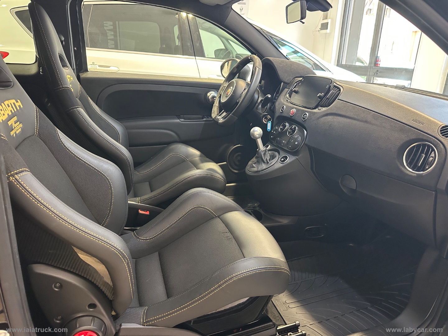 695 1.4 Turbo T-Jet 180 CV 75 Anniv. SOLO 1368 ESEMPLARI - immagine 25