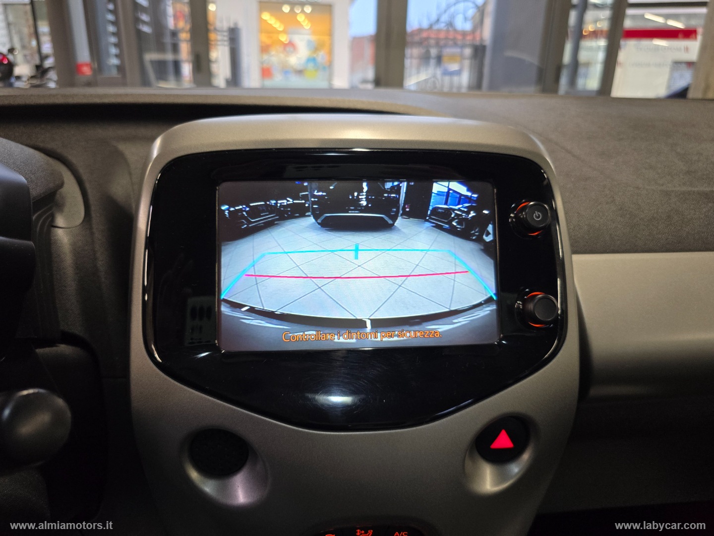 Aygo 1.0 VVT-i 69 CV 5p. x-play TSS - immagine 25