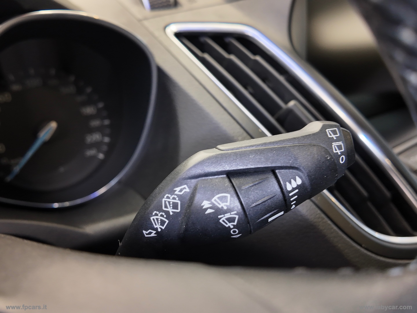C-Max 1.5 TDCi 120 CV S&S Titanium X - immagine 25