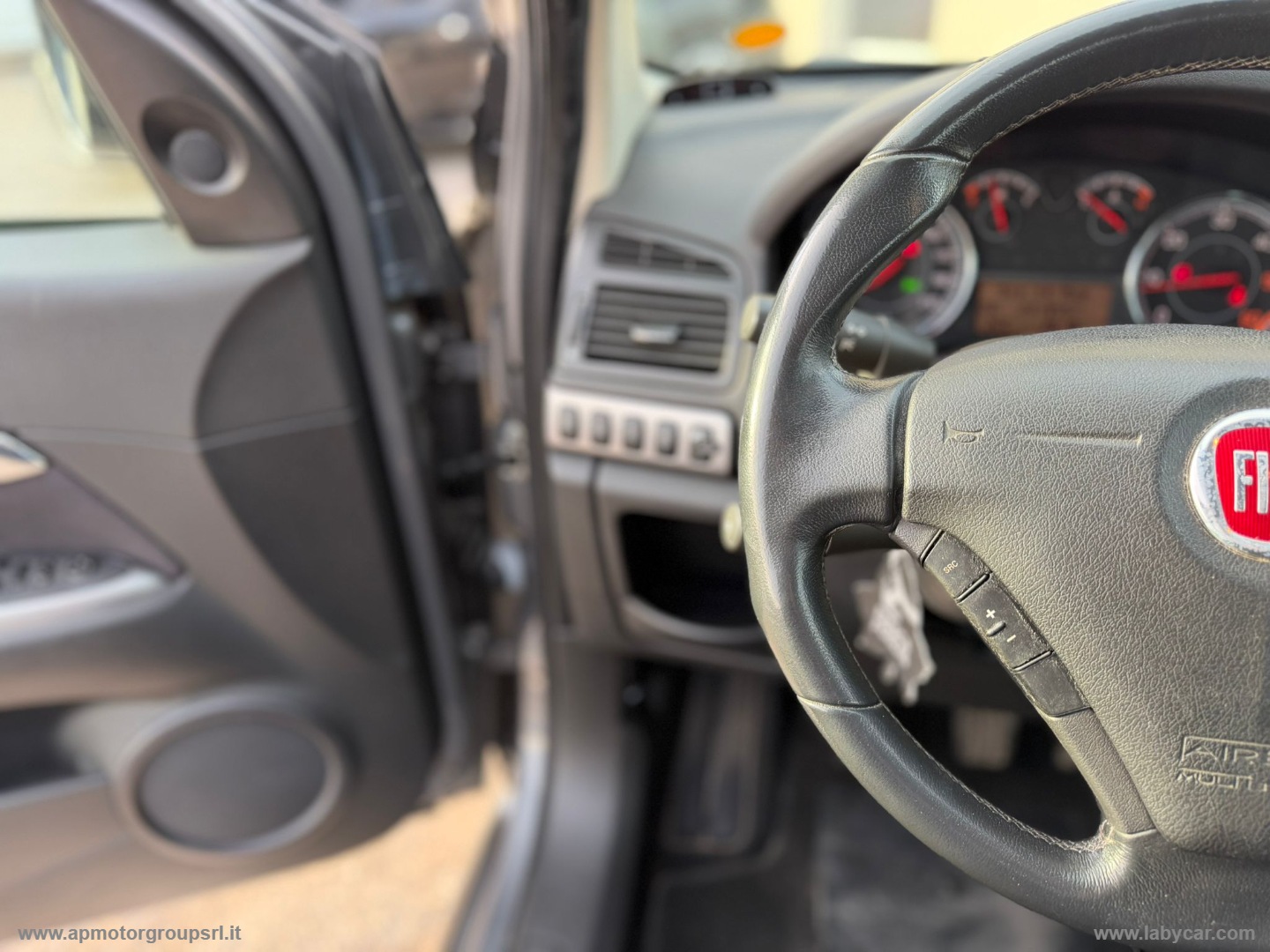 Croma 1.9 MJT Emotion - immagine 25
