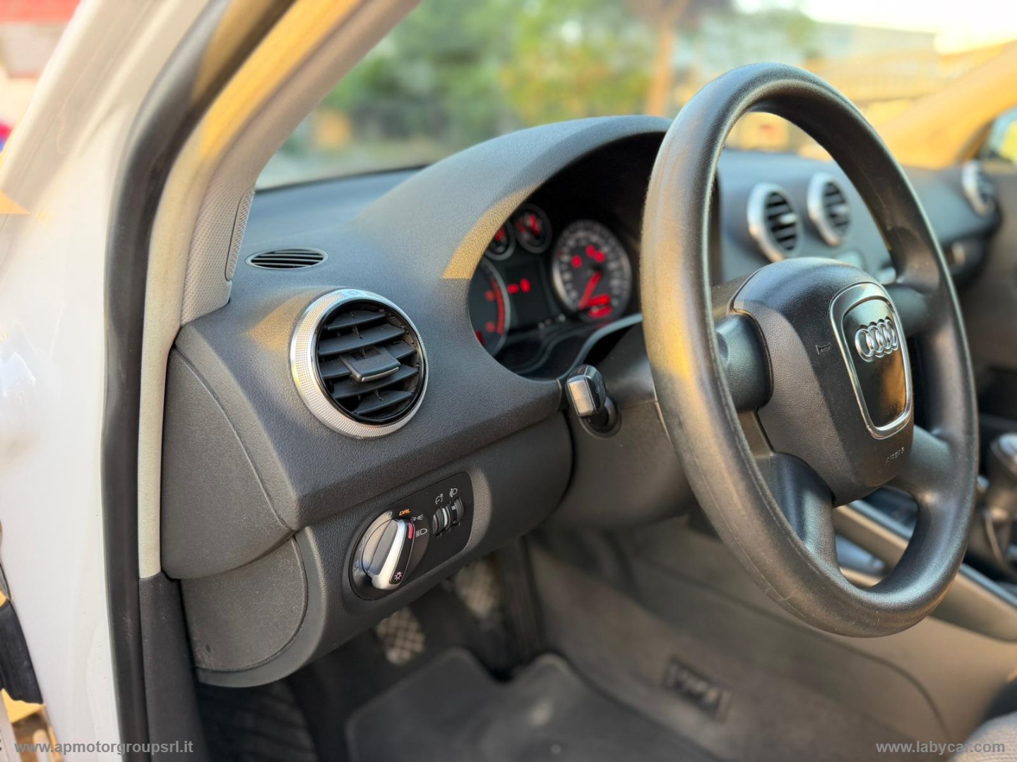 A3 1.6 TDI 90 CV CR FAP Ambiente - immagine 25