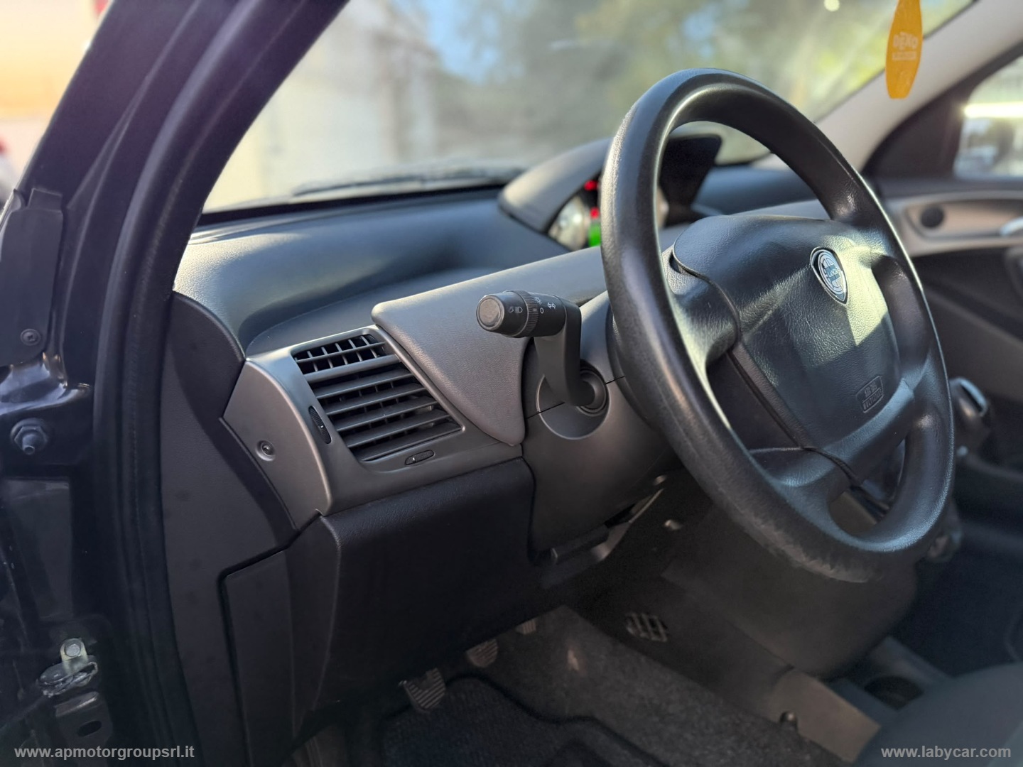 Ypsilon 1.2 Argento - immagine 25