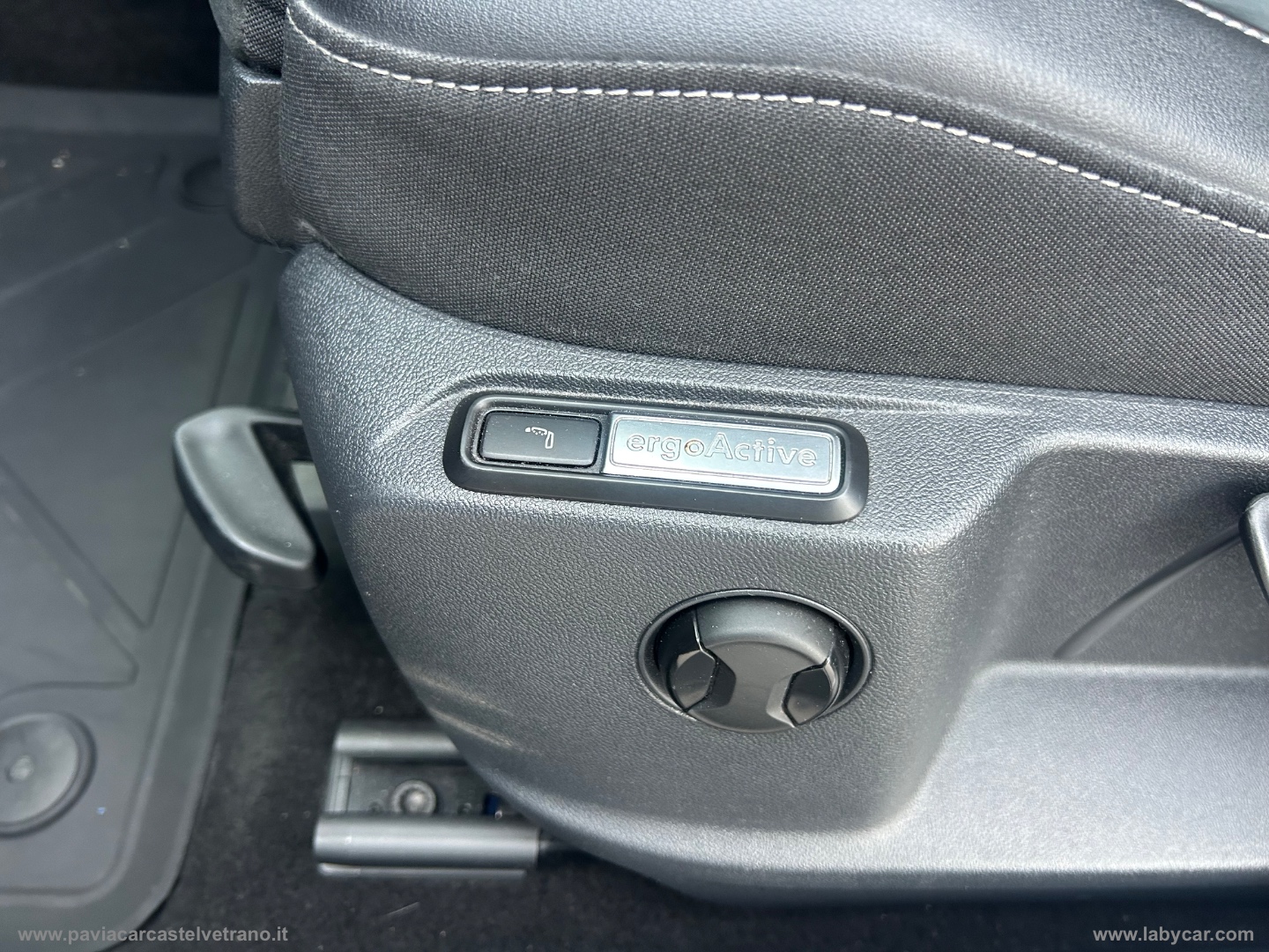 T-Roc 1.5 TSI ACT DSG R-Line - immagine 25