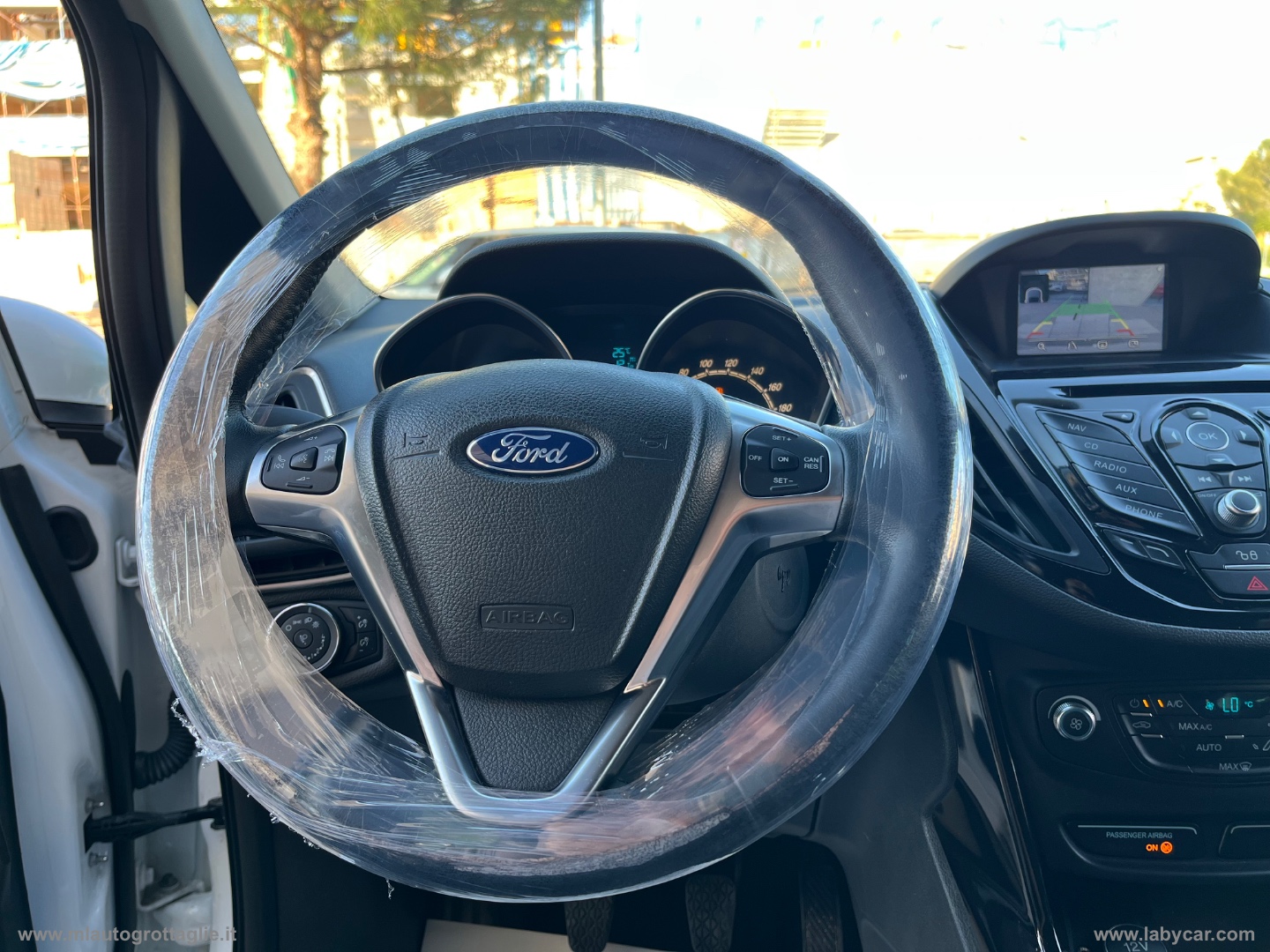 B-Max 1.5 TDCi 75 CV Titanium X - immagine 25