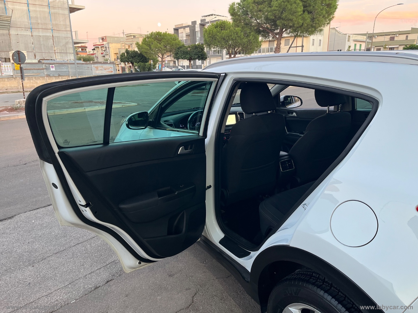 Sportage 1.7 CRDI 2WD Business Class - immagine 25