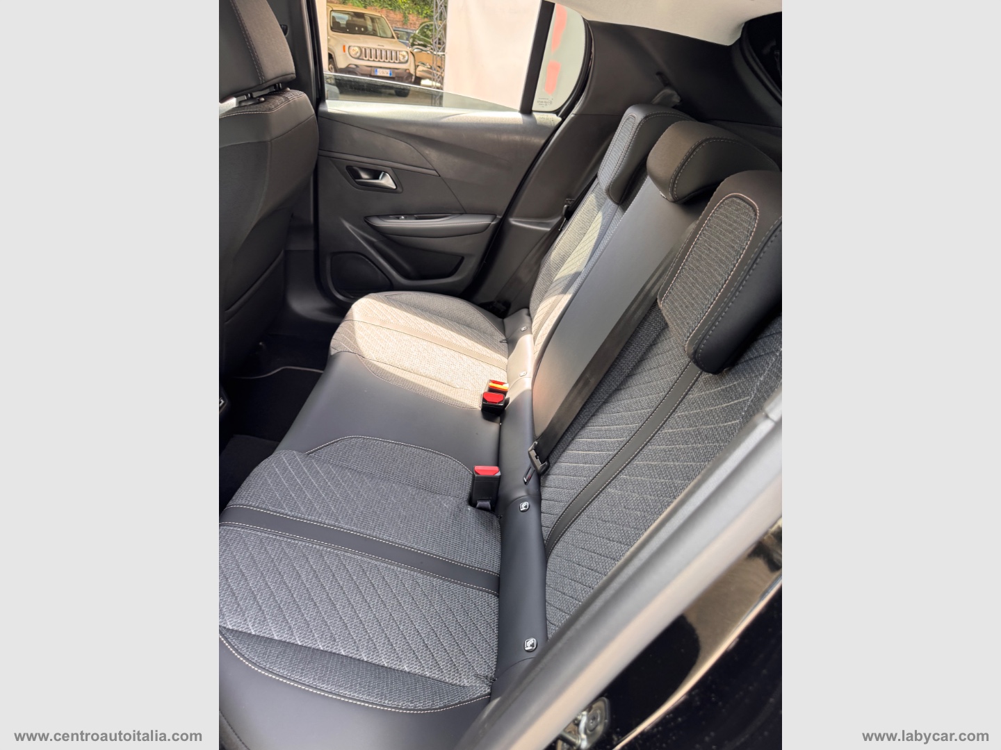 NUOVA 208 Turbo 100 CV 5p. Allure MT6 - immagine 25