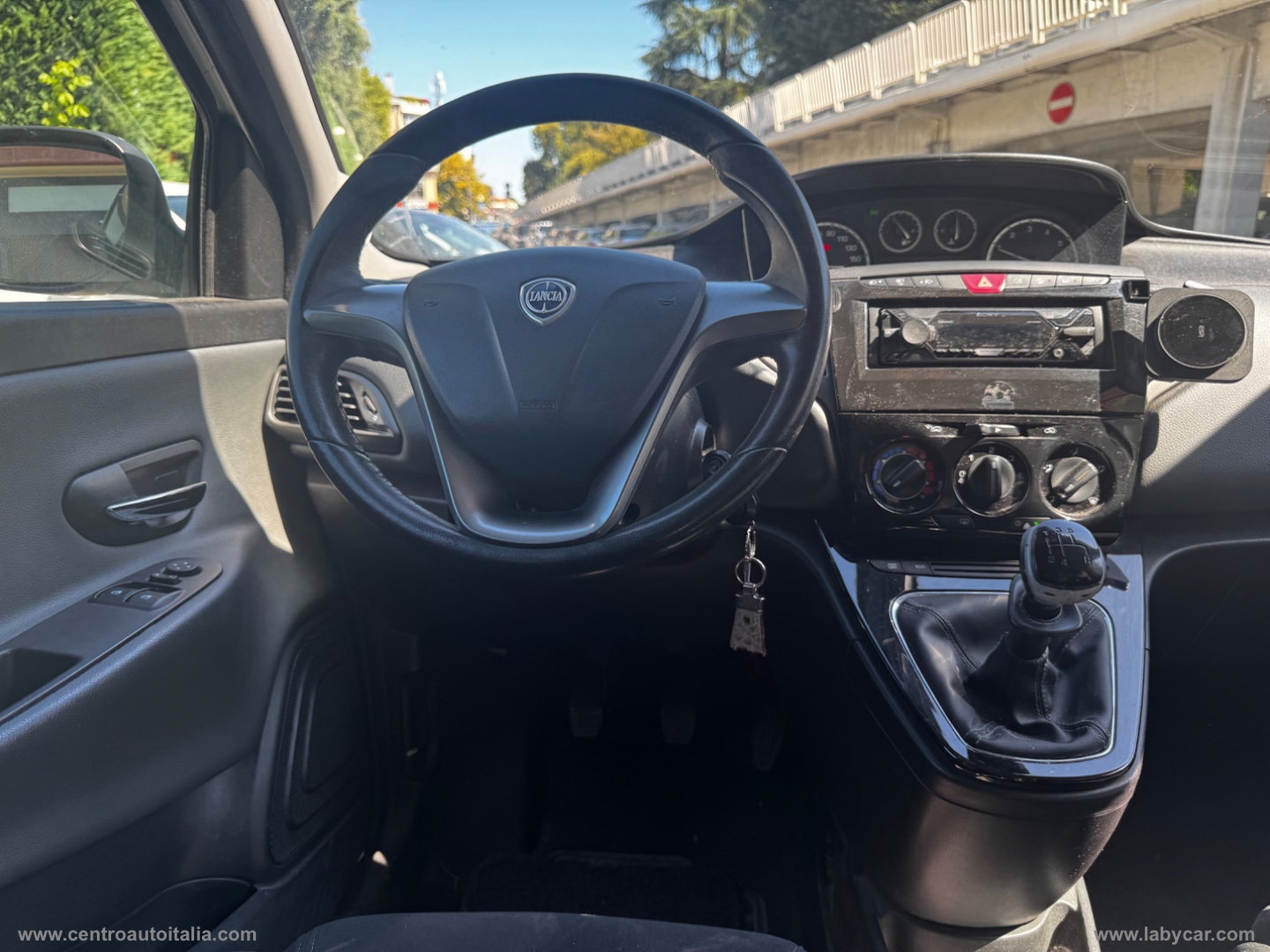 Ypsilon 0.9 T.Air 85 CV 5p. S&S Silver - immagine 25