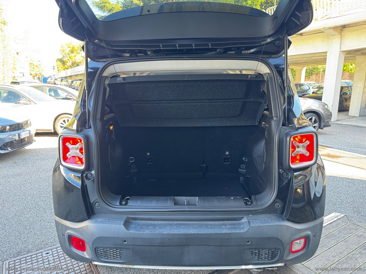 Renegade 2.0 Mjt 140 CV 4WD AD.L.Limited - immagine 25