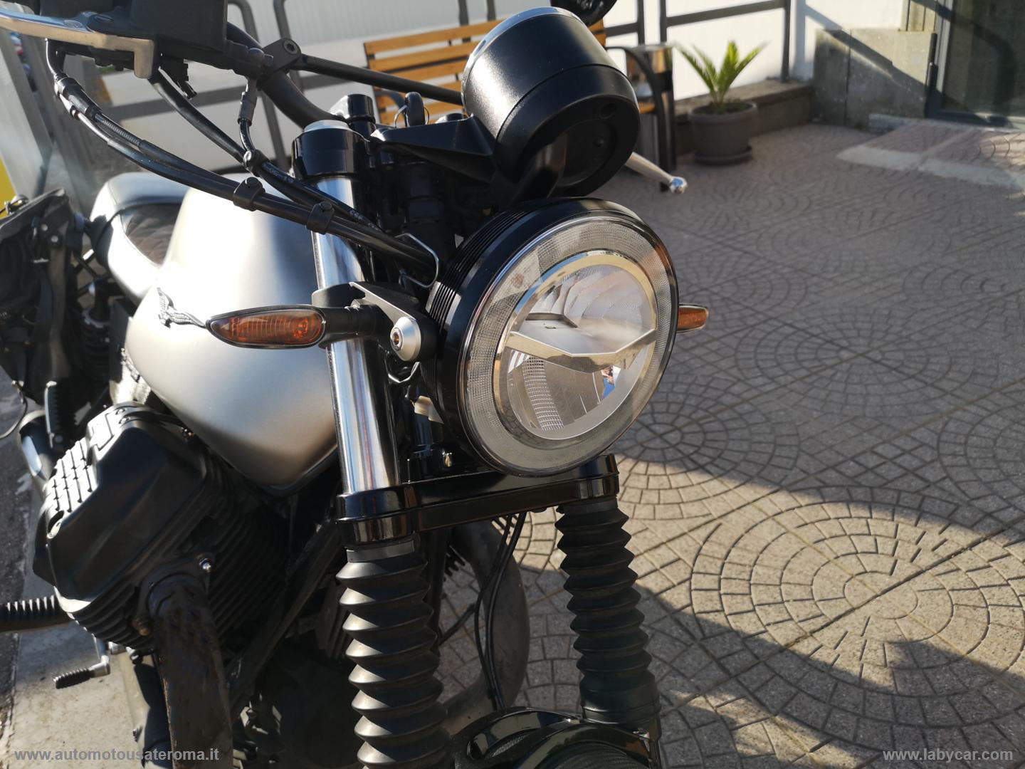 V7 III LIMITED RATE AUTO MOTO SCOOTER - immagine 25