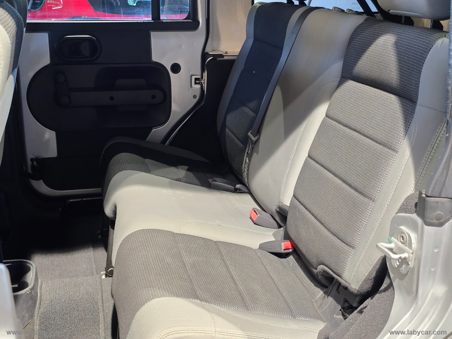 Wrangler Unlimited 2.8 CRD Sport Auto - immagine 25