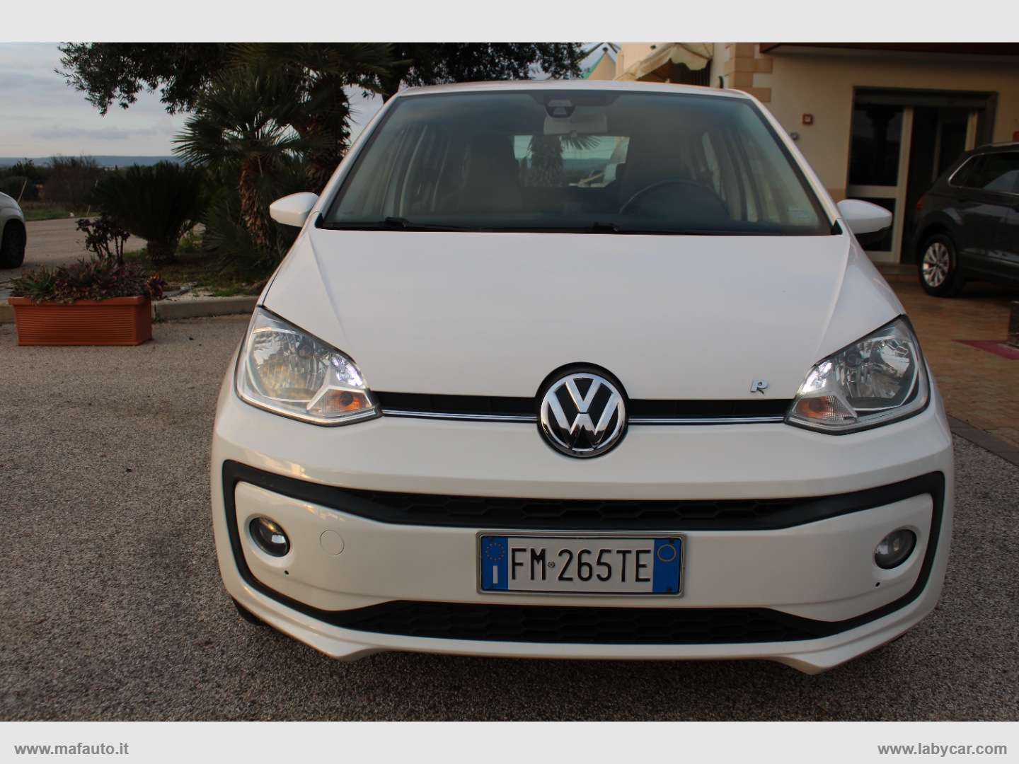 VOLKSWAGEN up!