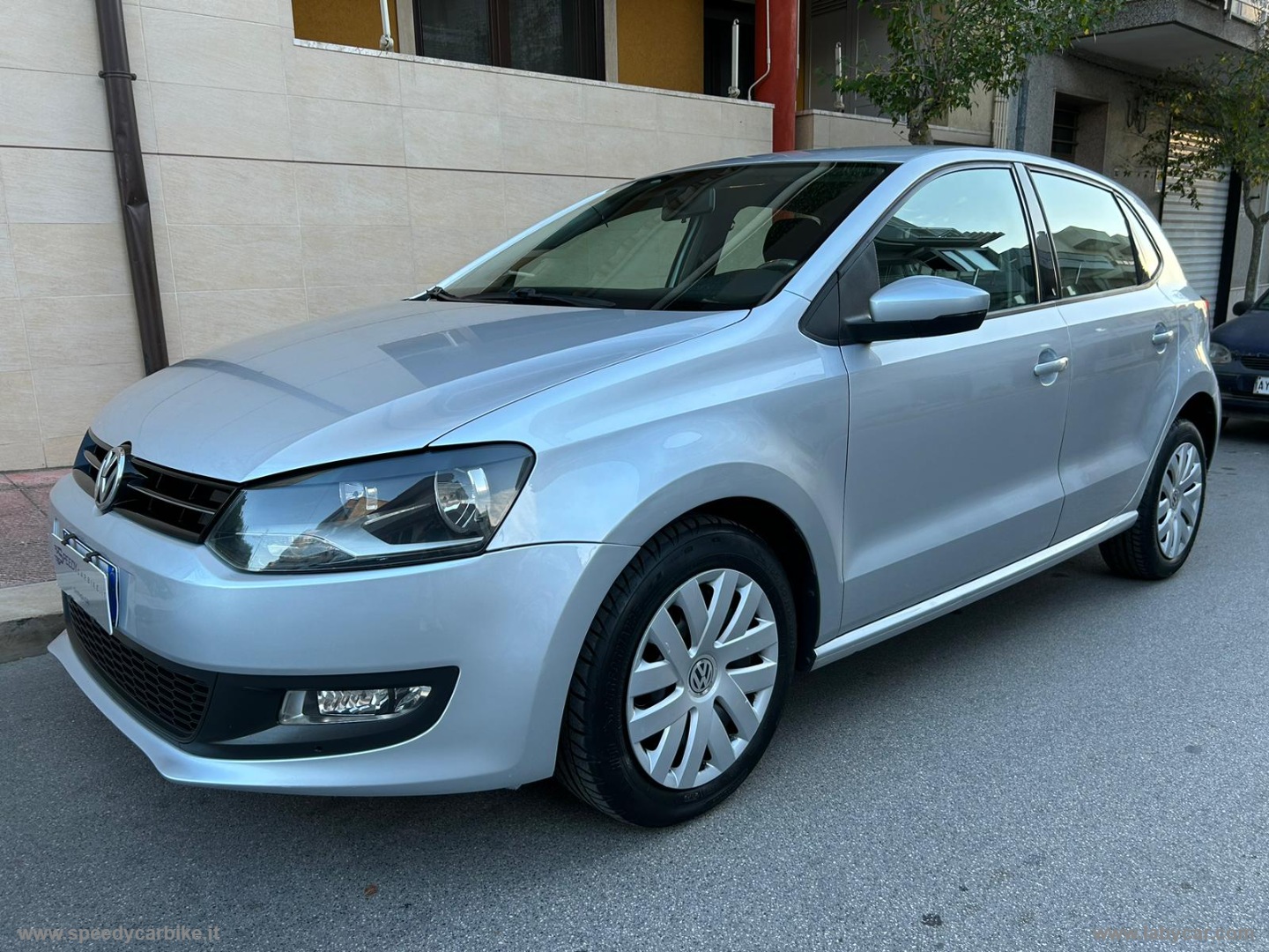 VOLKSWAGEN Polo