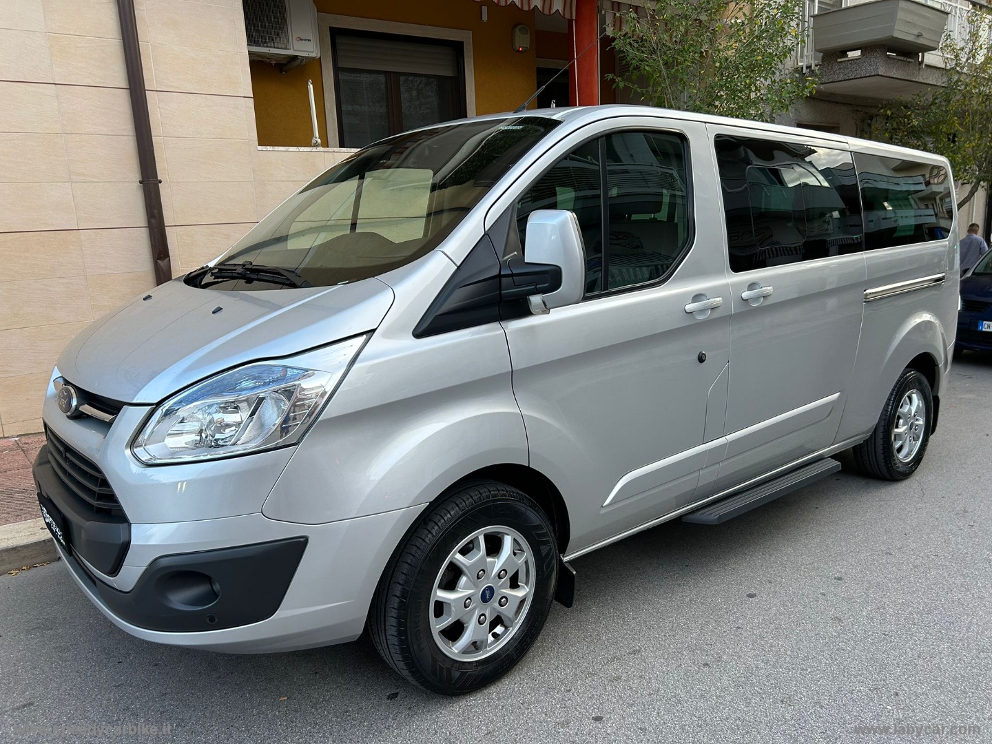 FORD Tourneo Custom