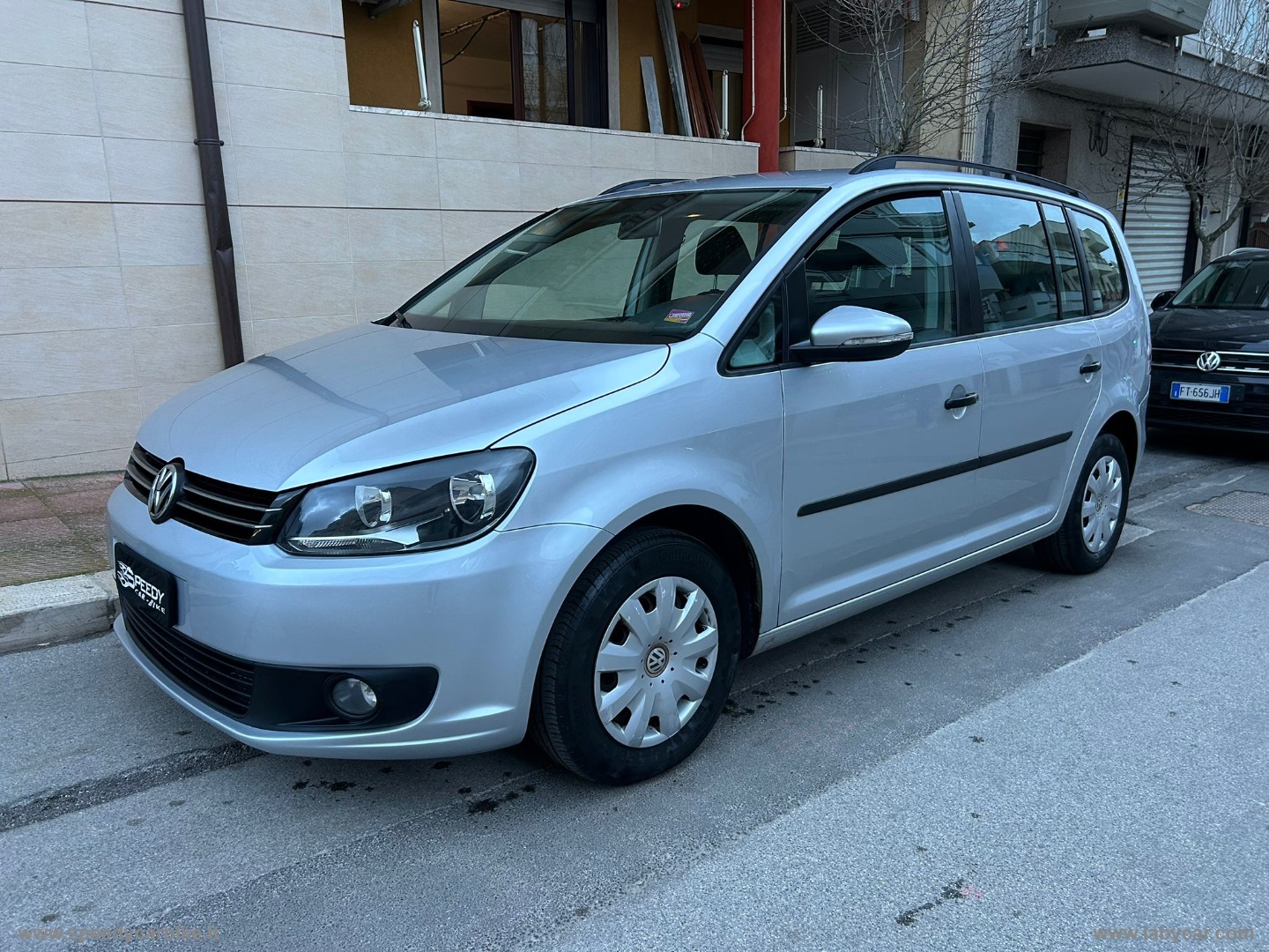 VOLKSWAGEN Touran