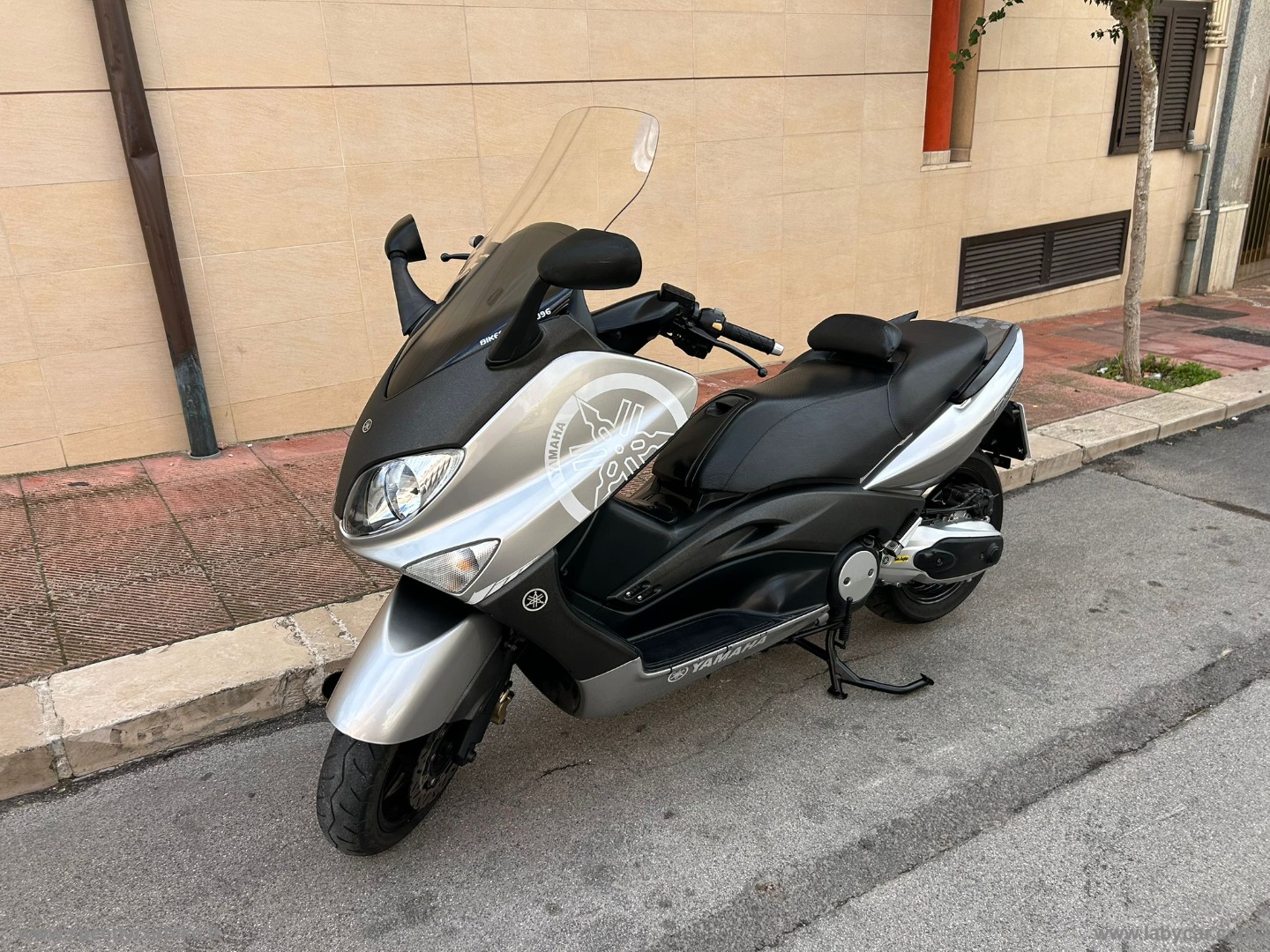 YAMAHA 