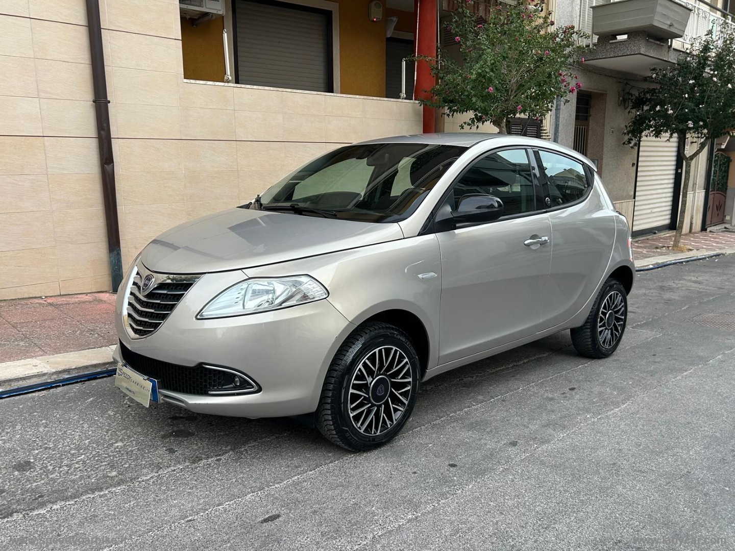 LANCIA Ypsilon