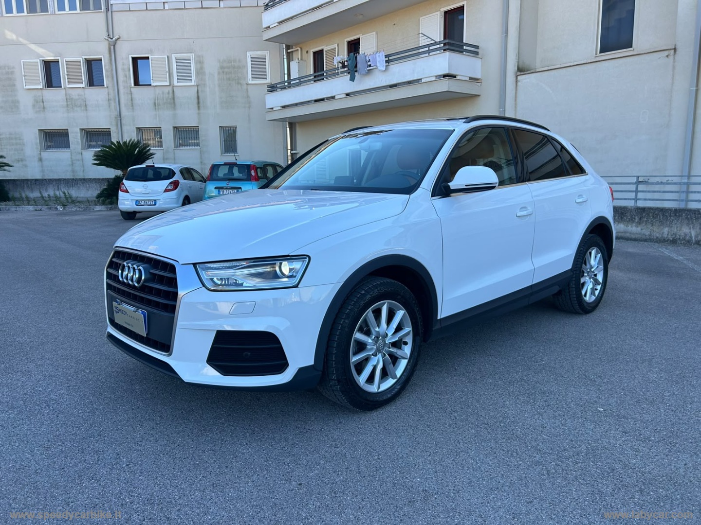 AUDI Q3