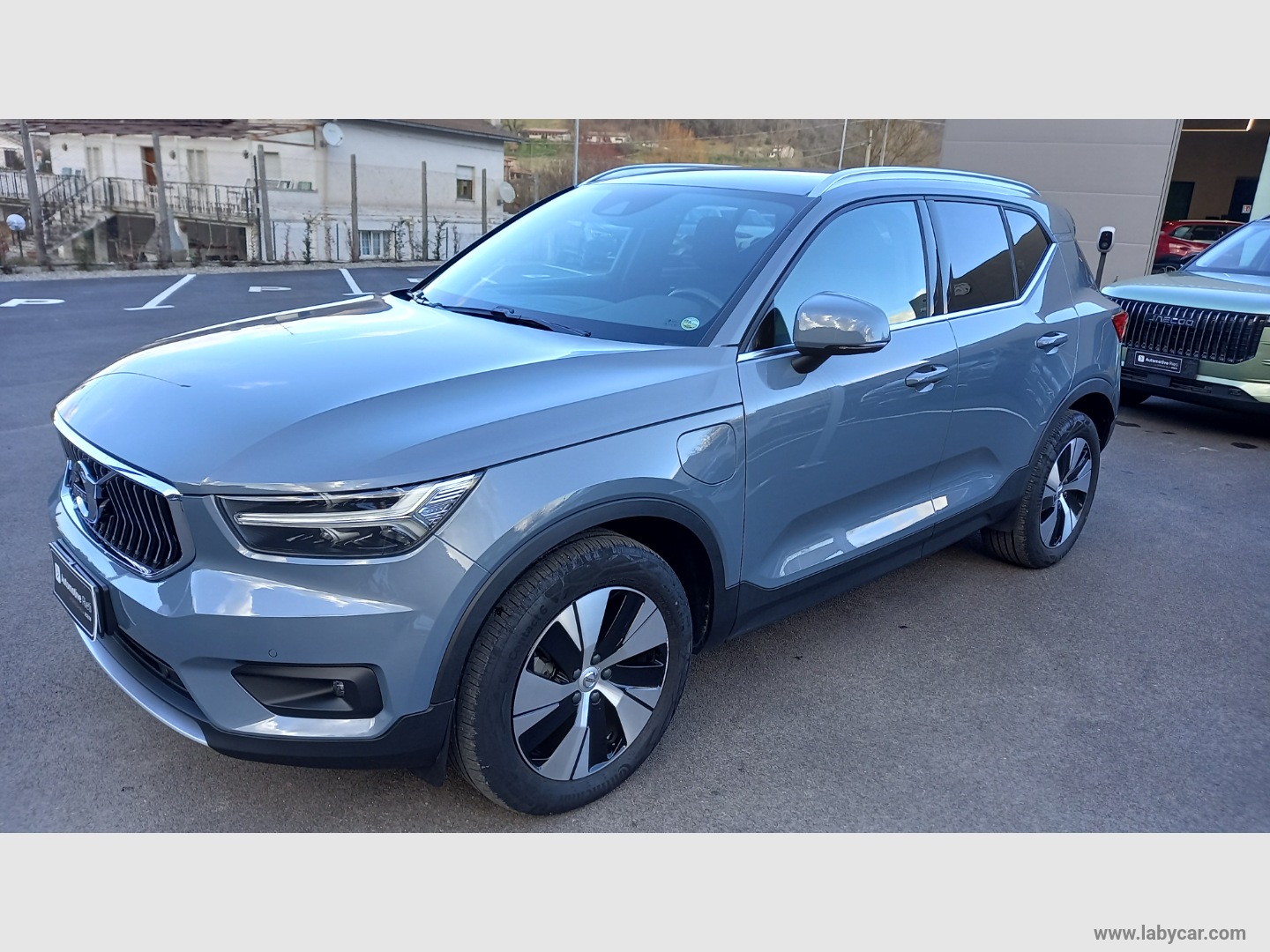 VOLVO XC40