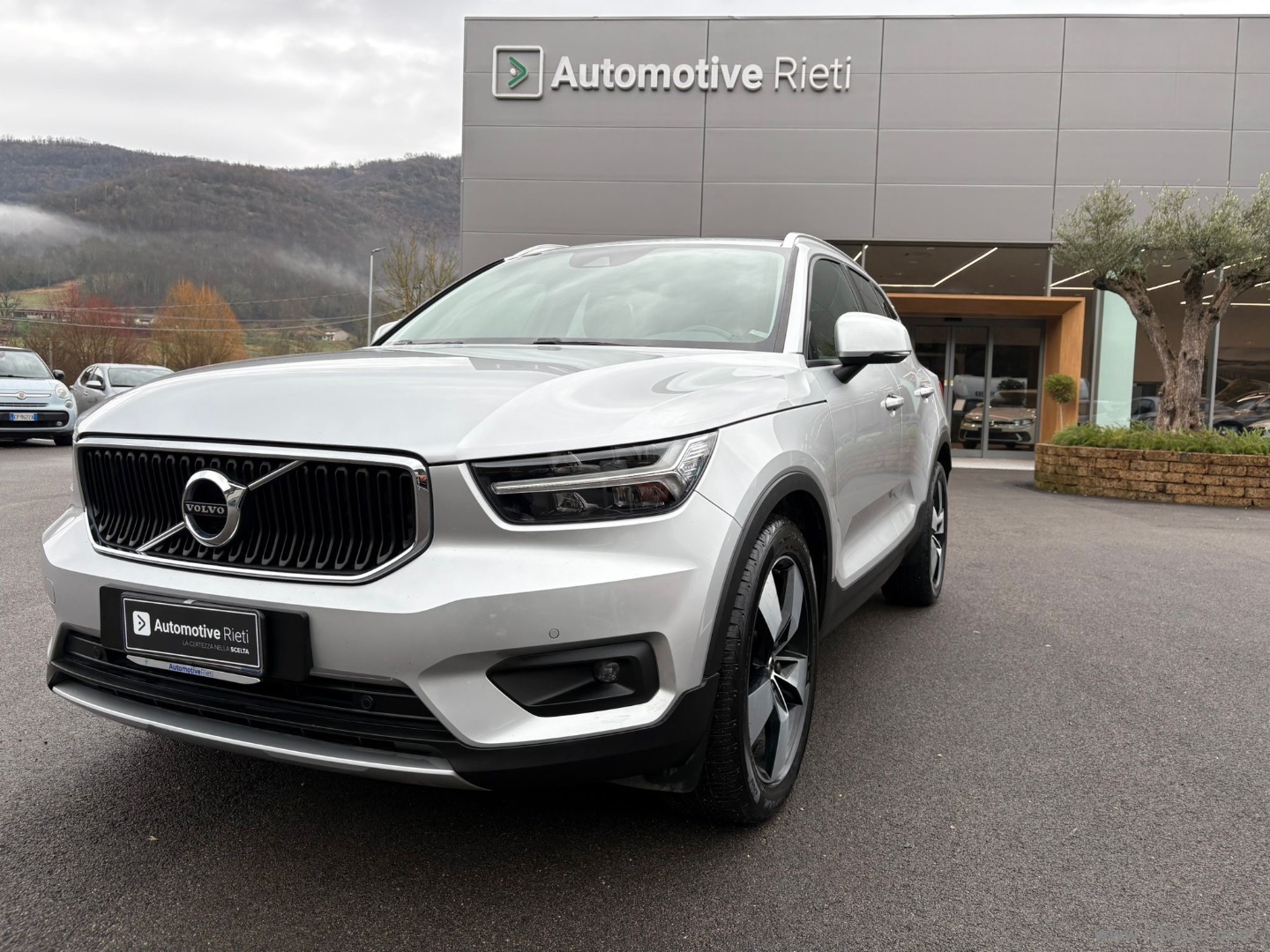 VOLVO XC40