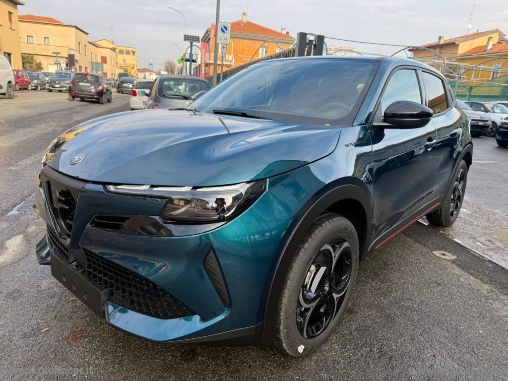 Junior 1.2 136 CV Hybrid eDCT6 Speciale                                                        
