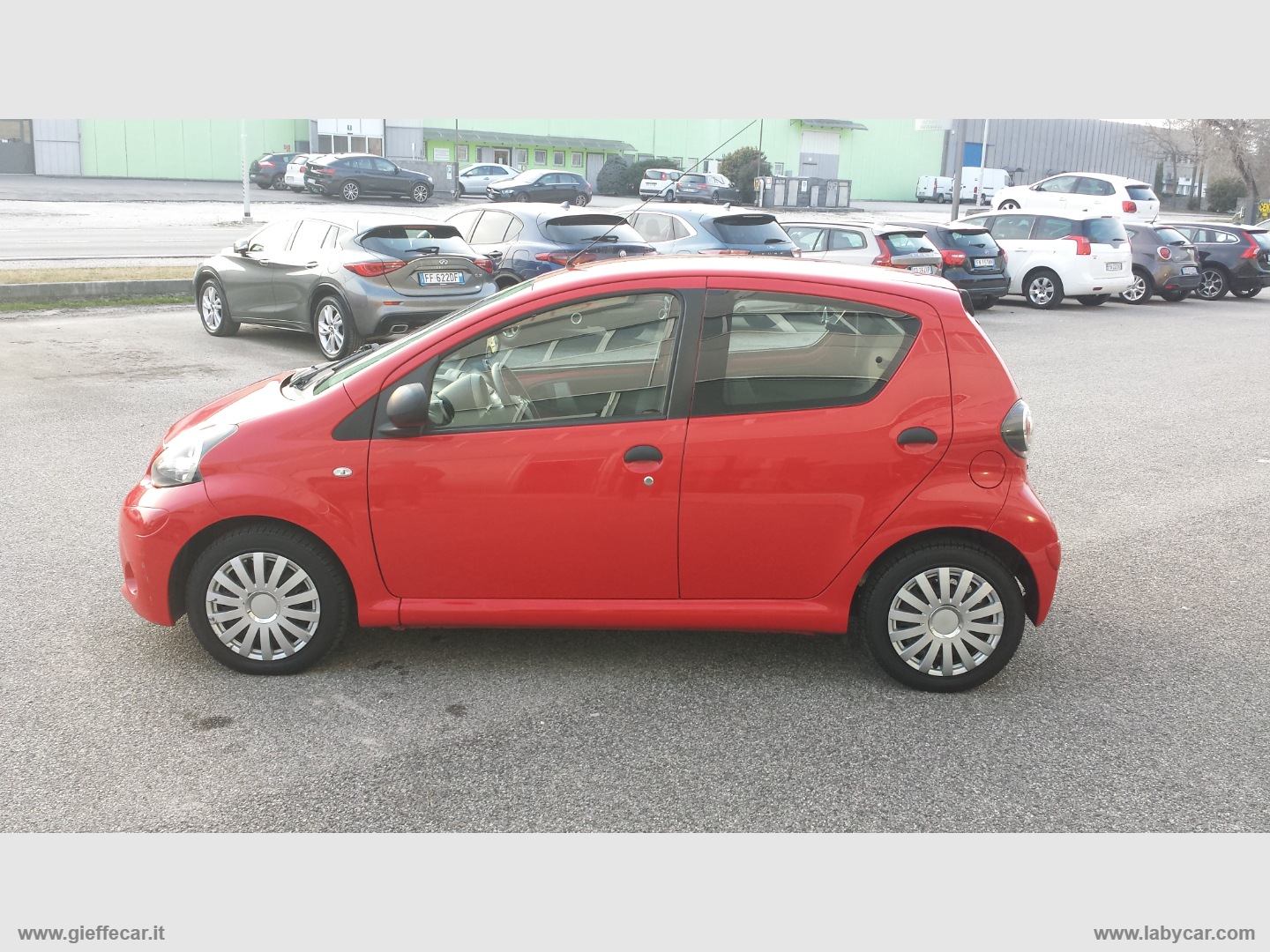 Aygo 1.0 12V VVT-i 5p. Active Connect                                                        