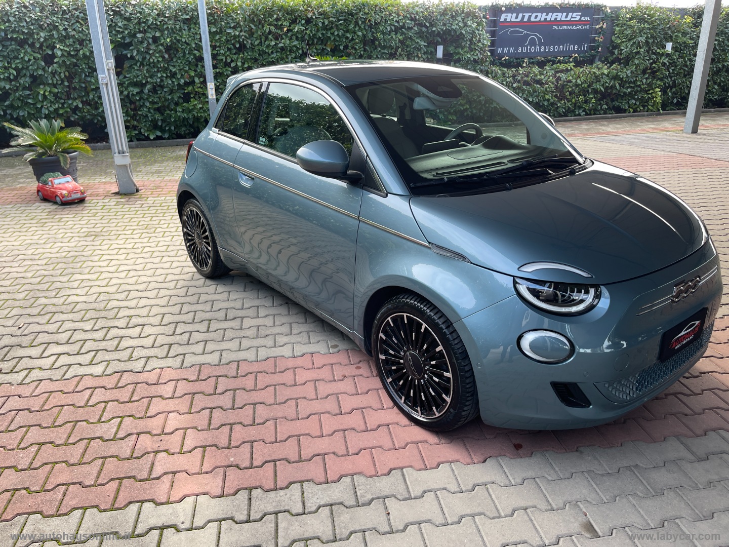 FIAT 500e 3+1 42 kWh La Prima 