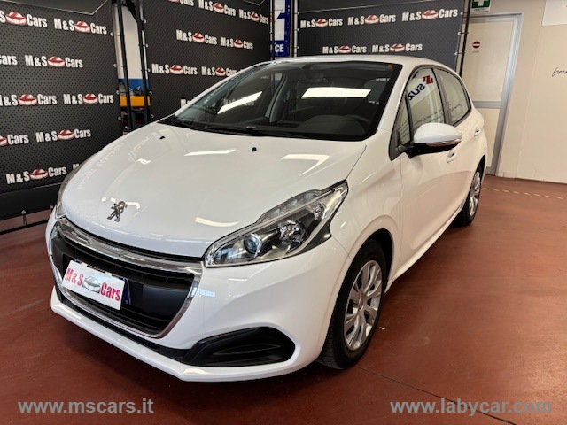 PEUGEOT 208