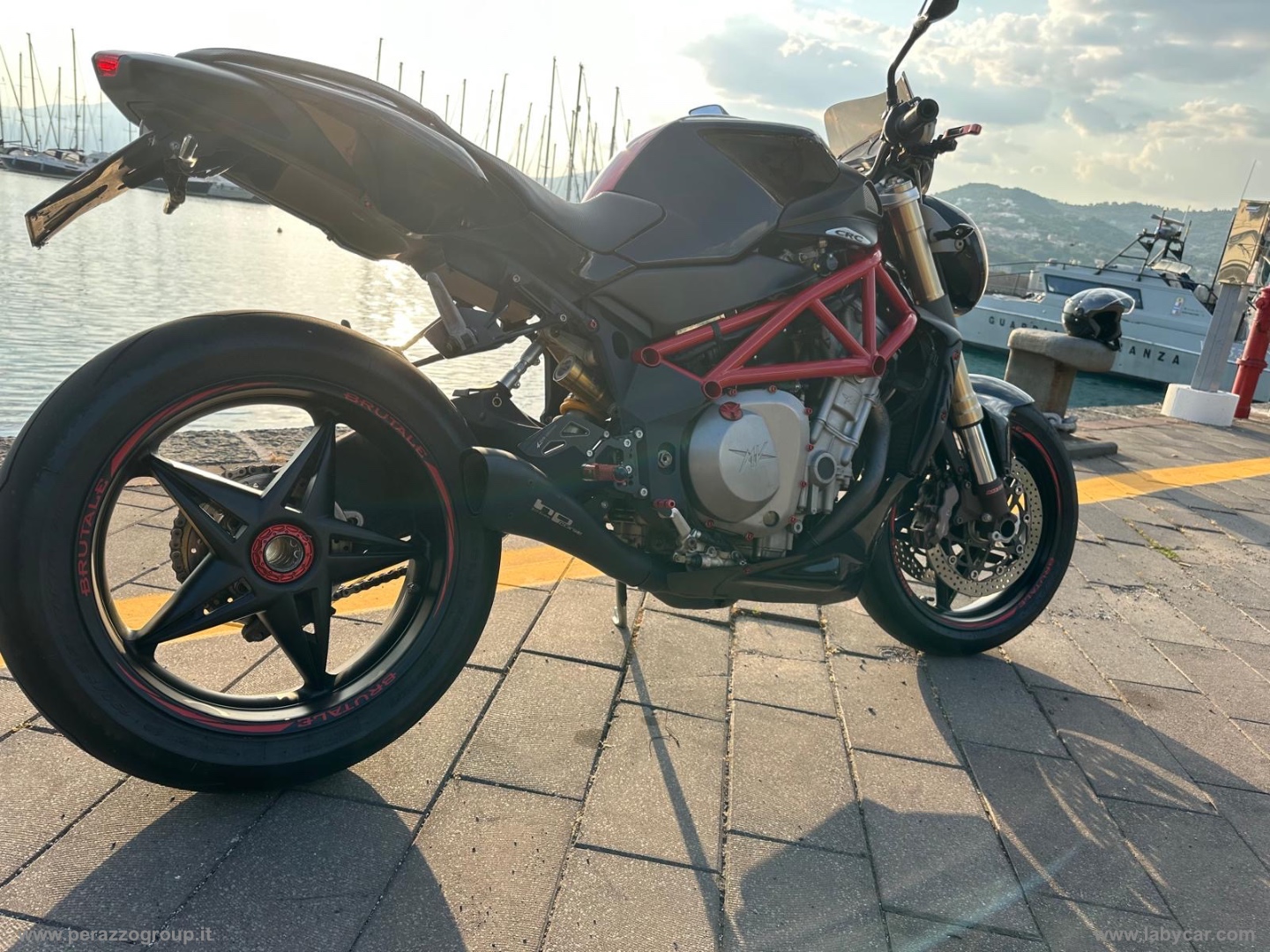 MV AGUSTA Brutale 910