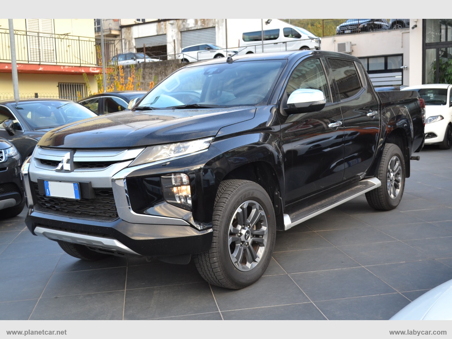 MITSUBISHI L200