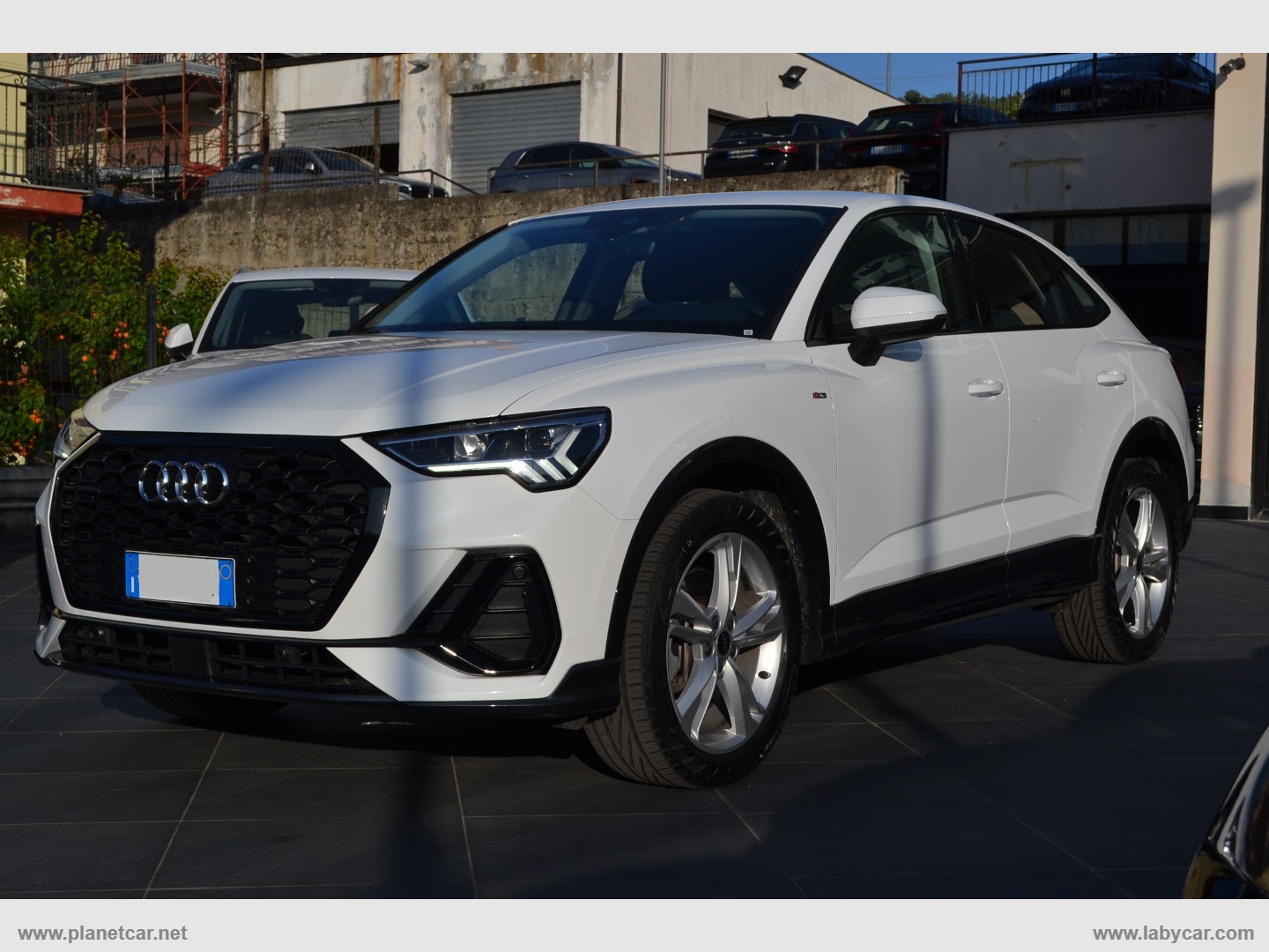 AUDI Q3